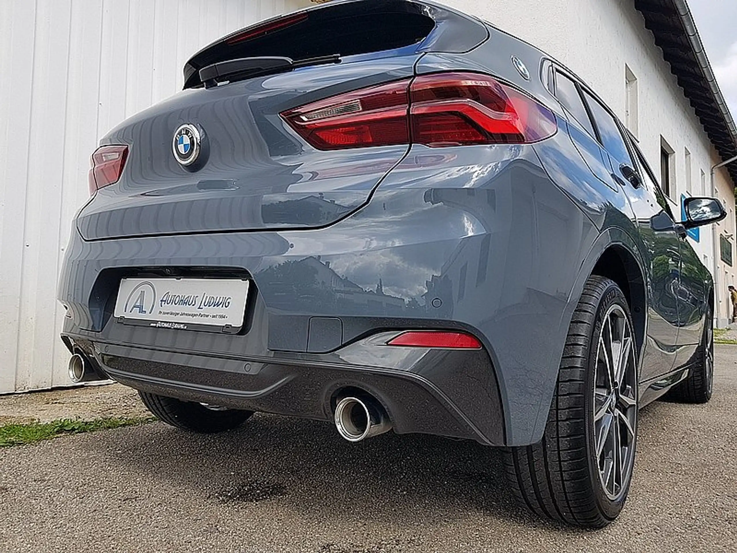 BMW - X2