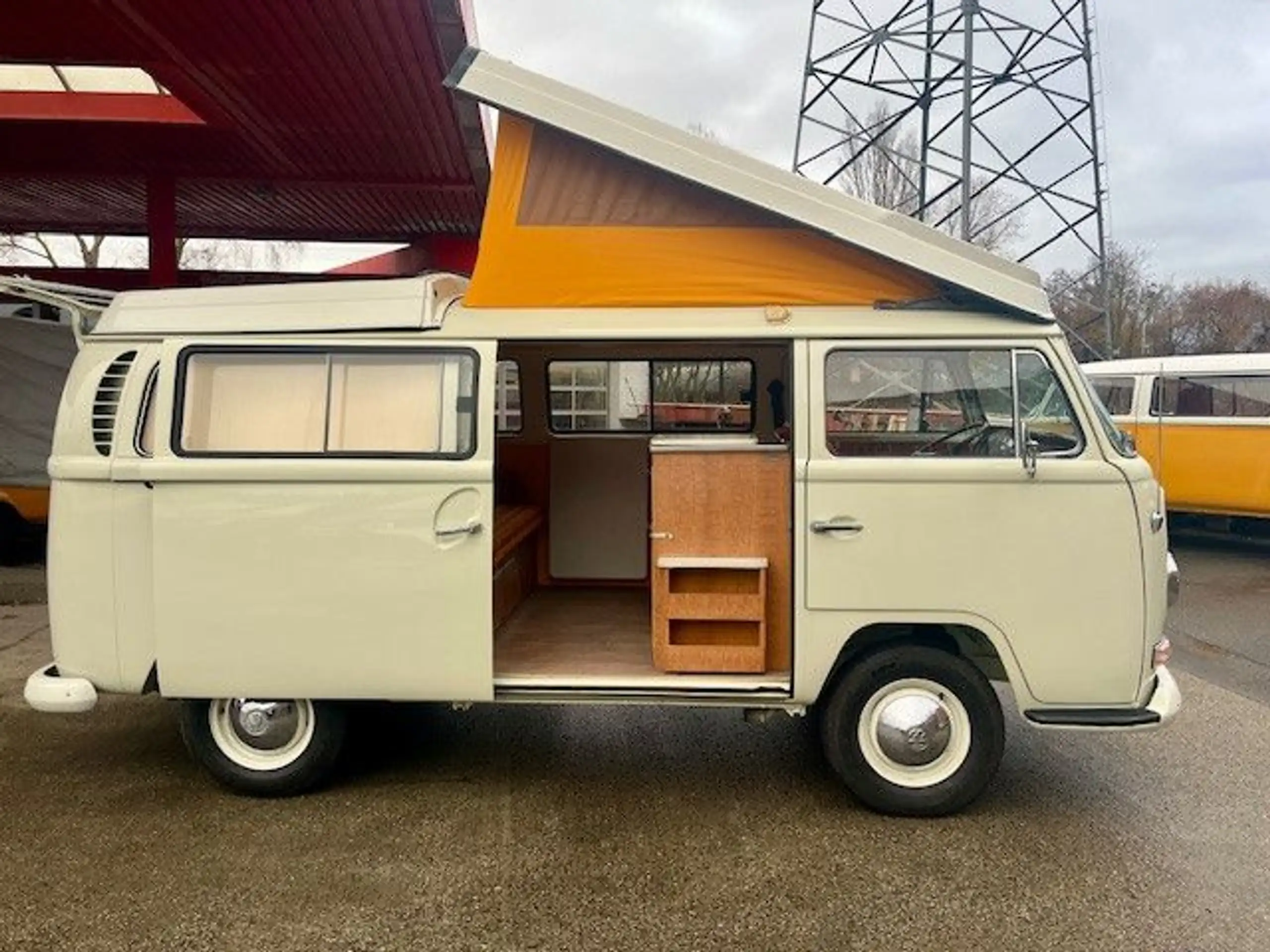 Volkswagen - T2