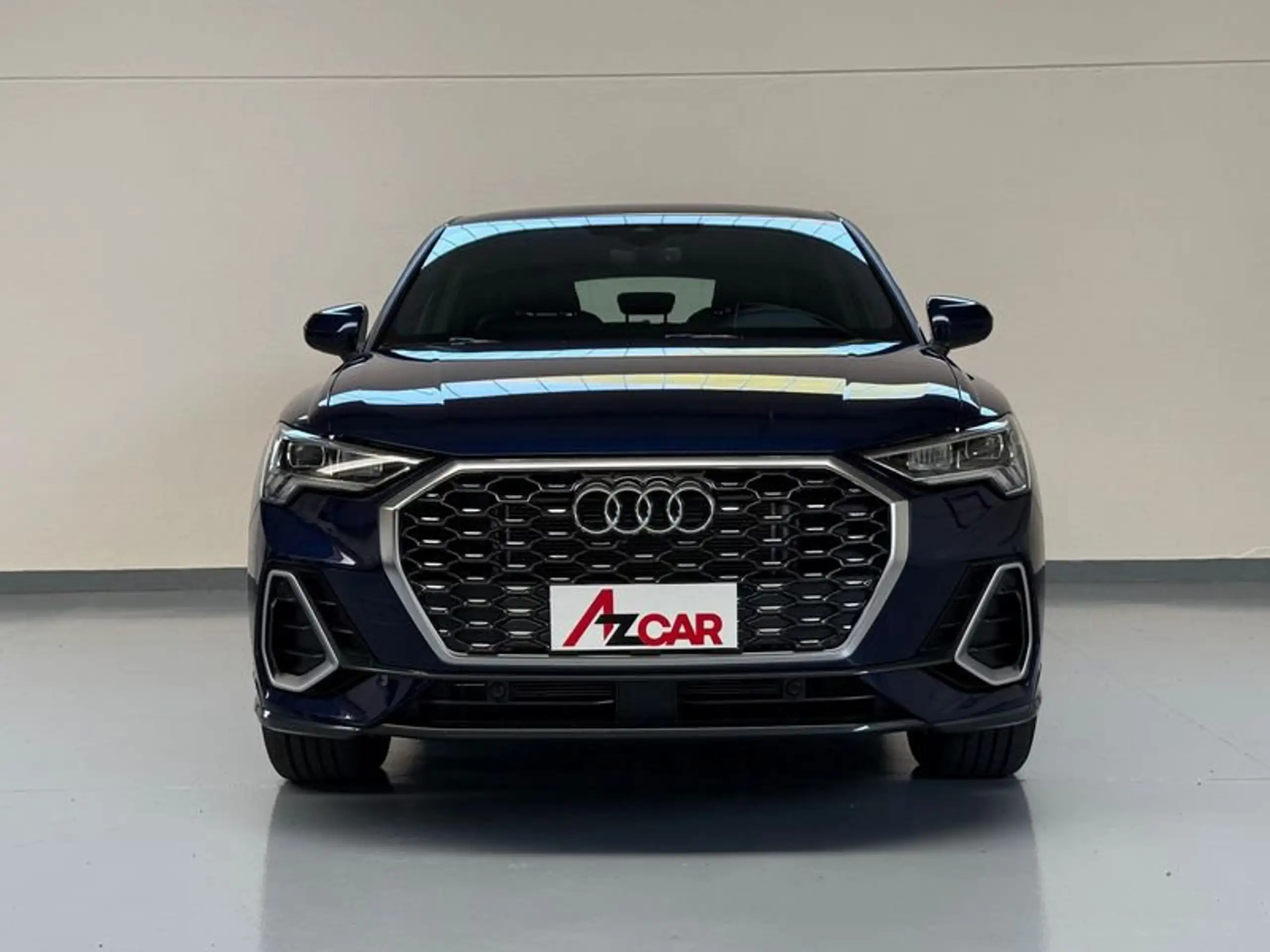 Audi - Q3