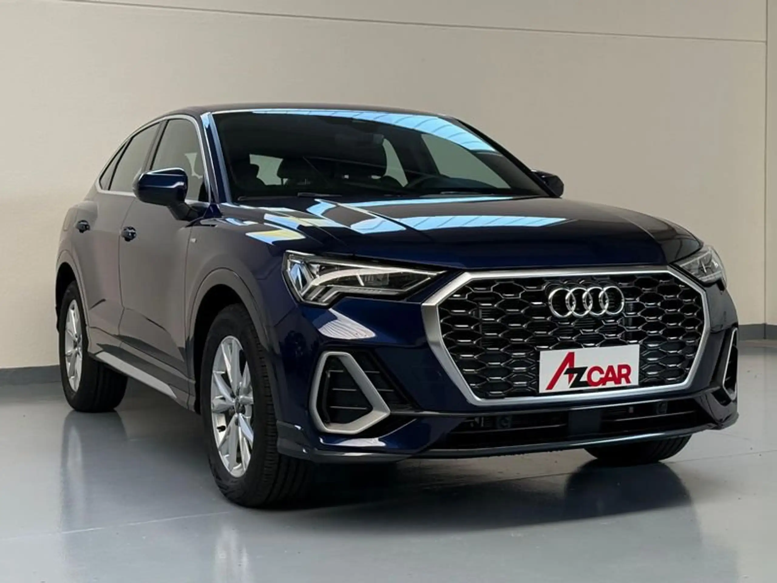 Audi - Q3