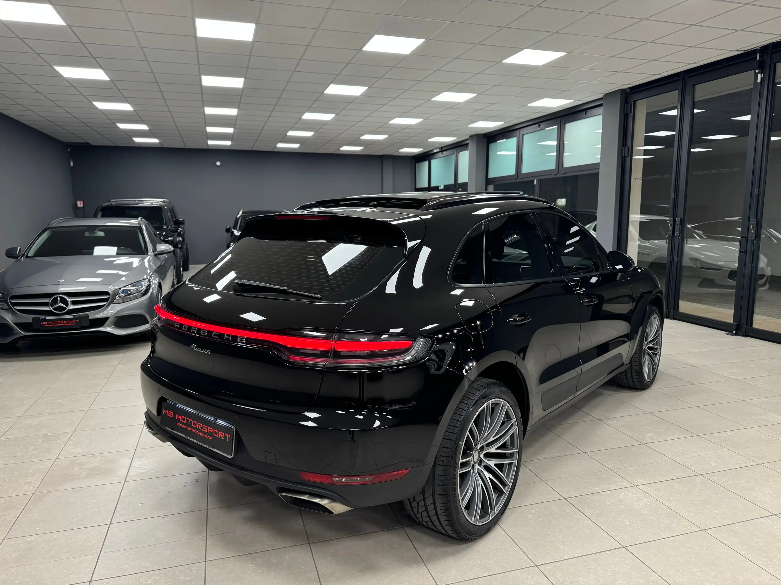 Porsche - Macan