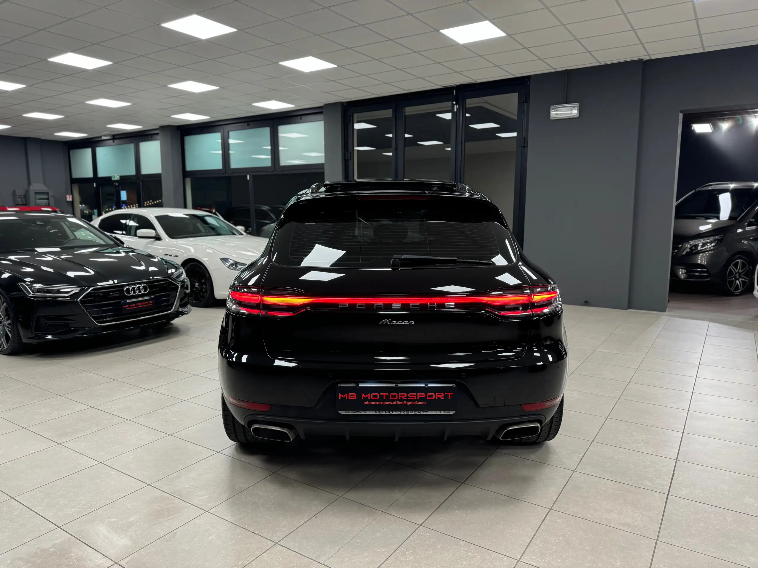 Porsche - Macan