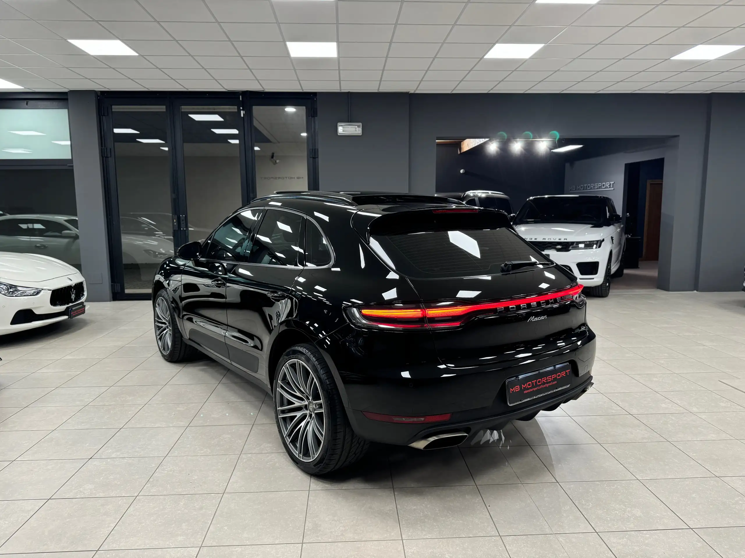 Porsche - Macan