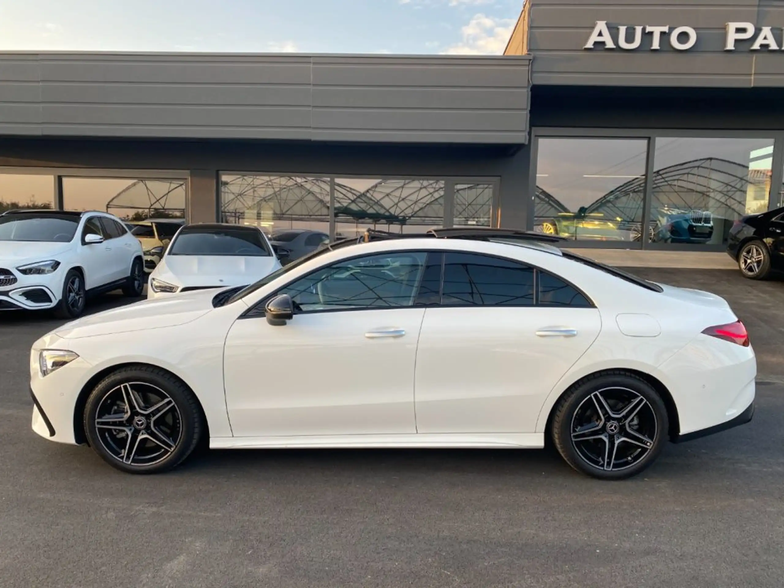 Mercedes-Benz - CLA 200