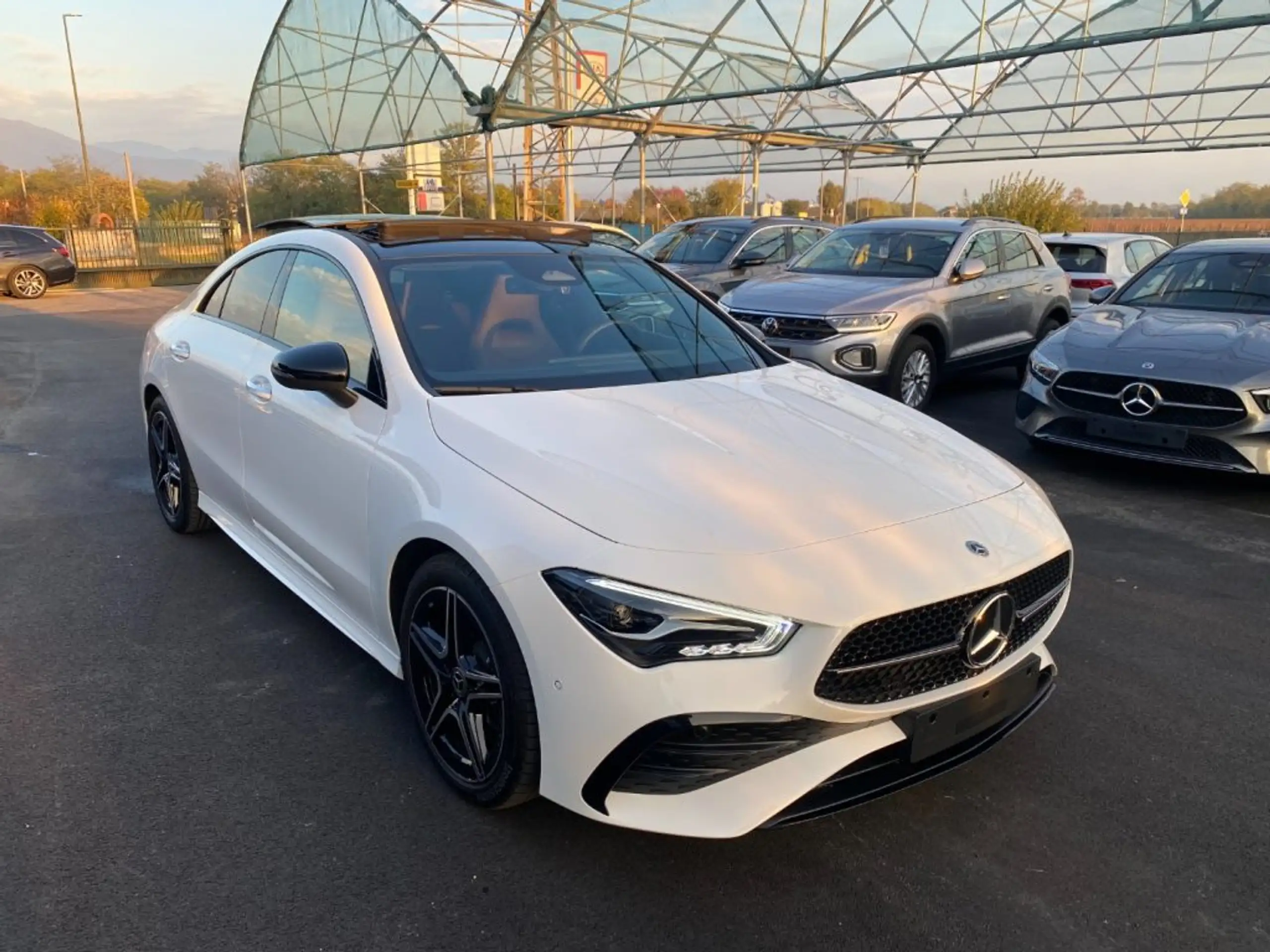 Mercedes-Benz - CLA 200