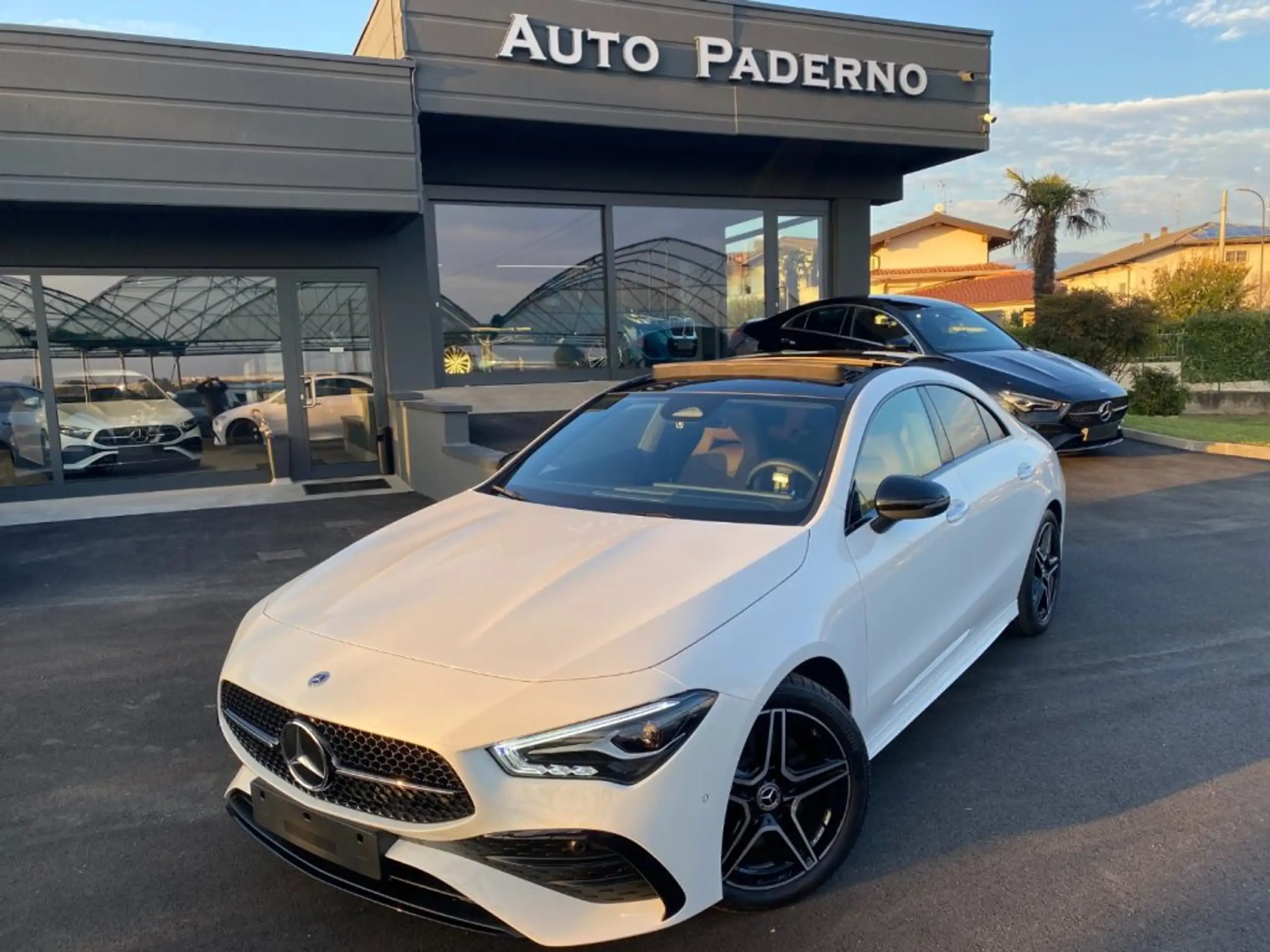 Mercedes-Benz - CLA 200