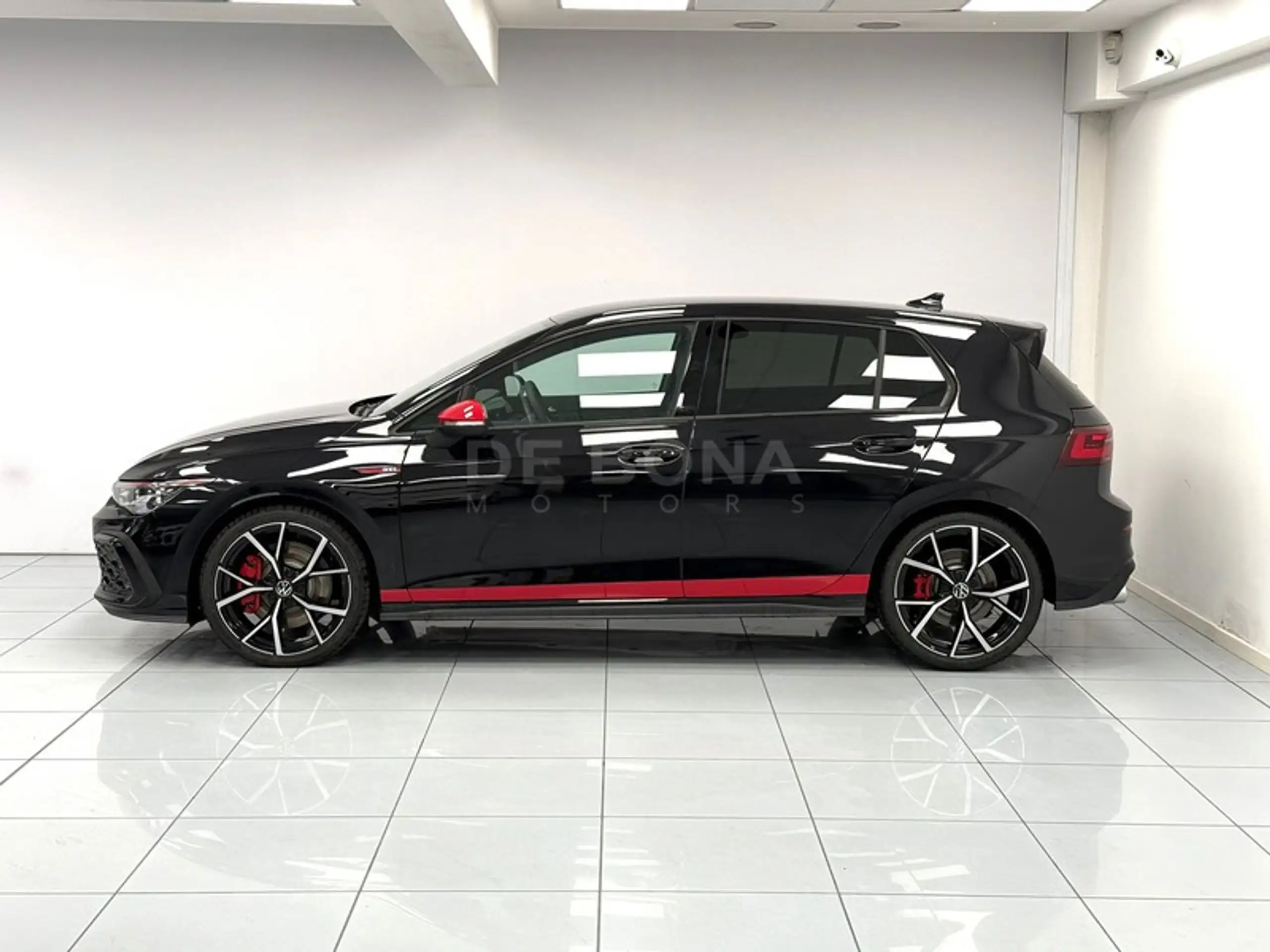 Volkswagen - Golf GTI