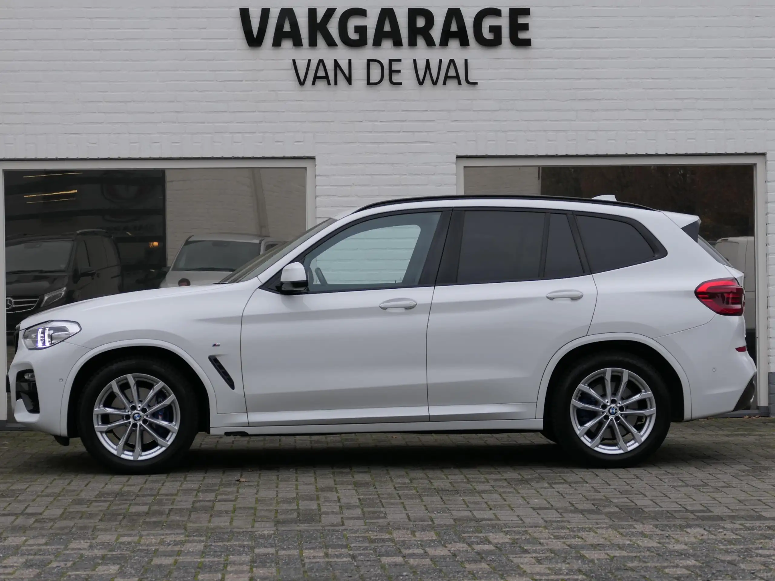 BMW - X3