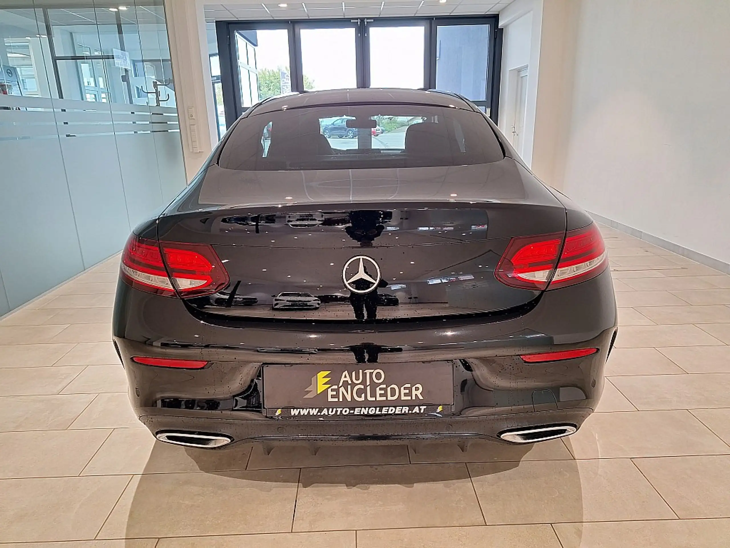 Mercedes-Benz - C 220