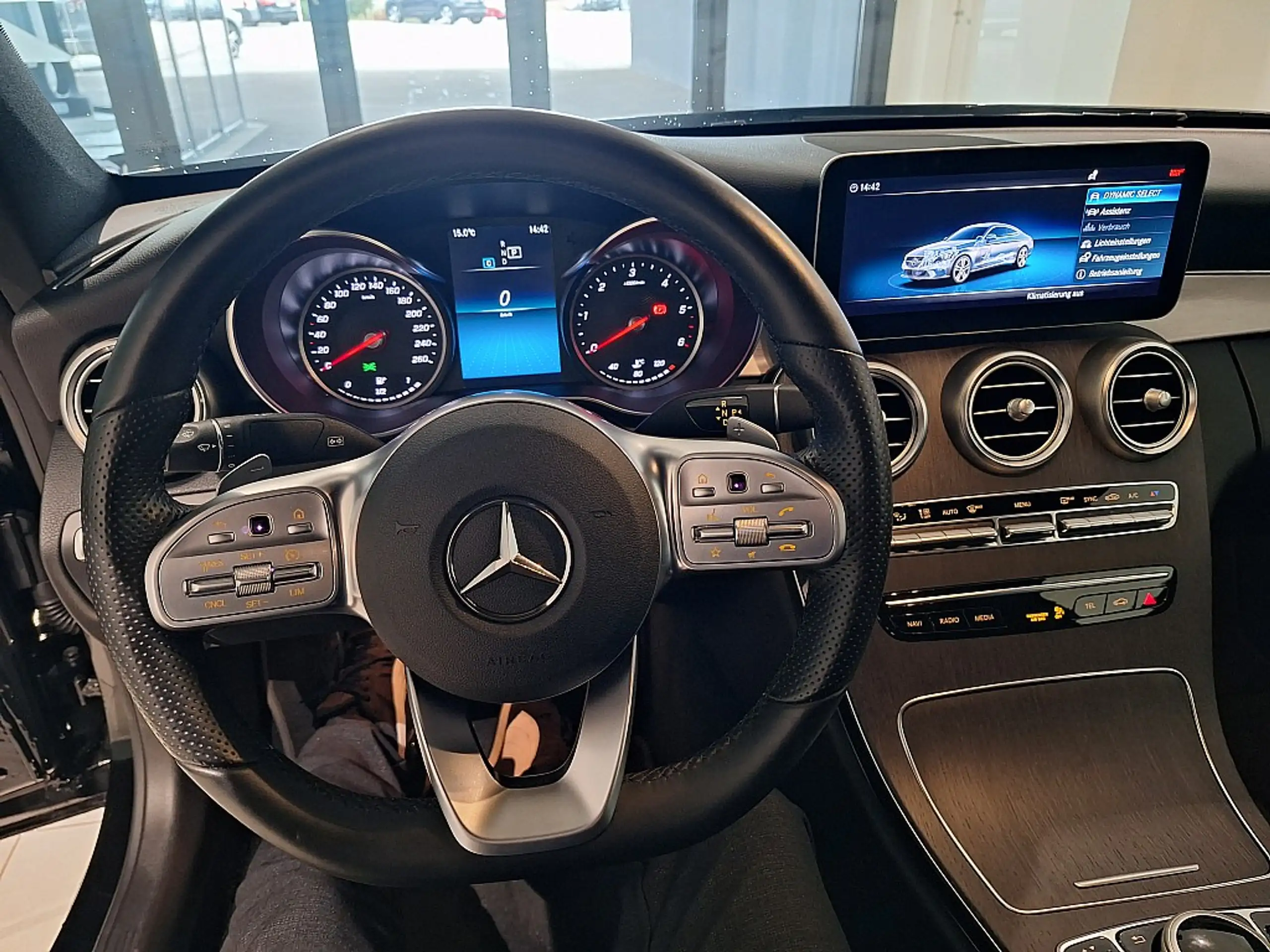 Mercedes-Benz - C 220