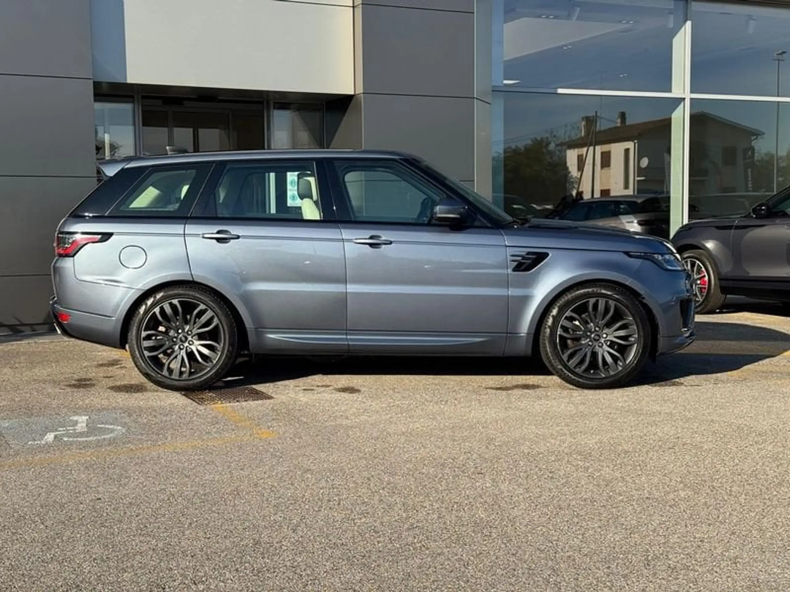 Land Rover - Range Rover Sport