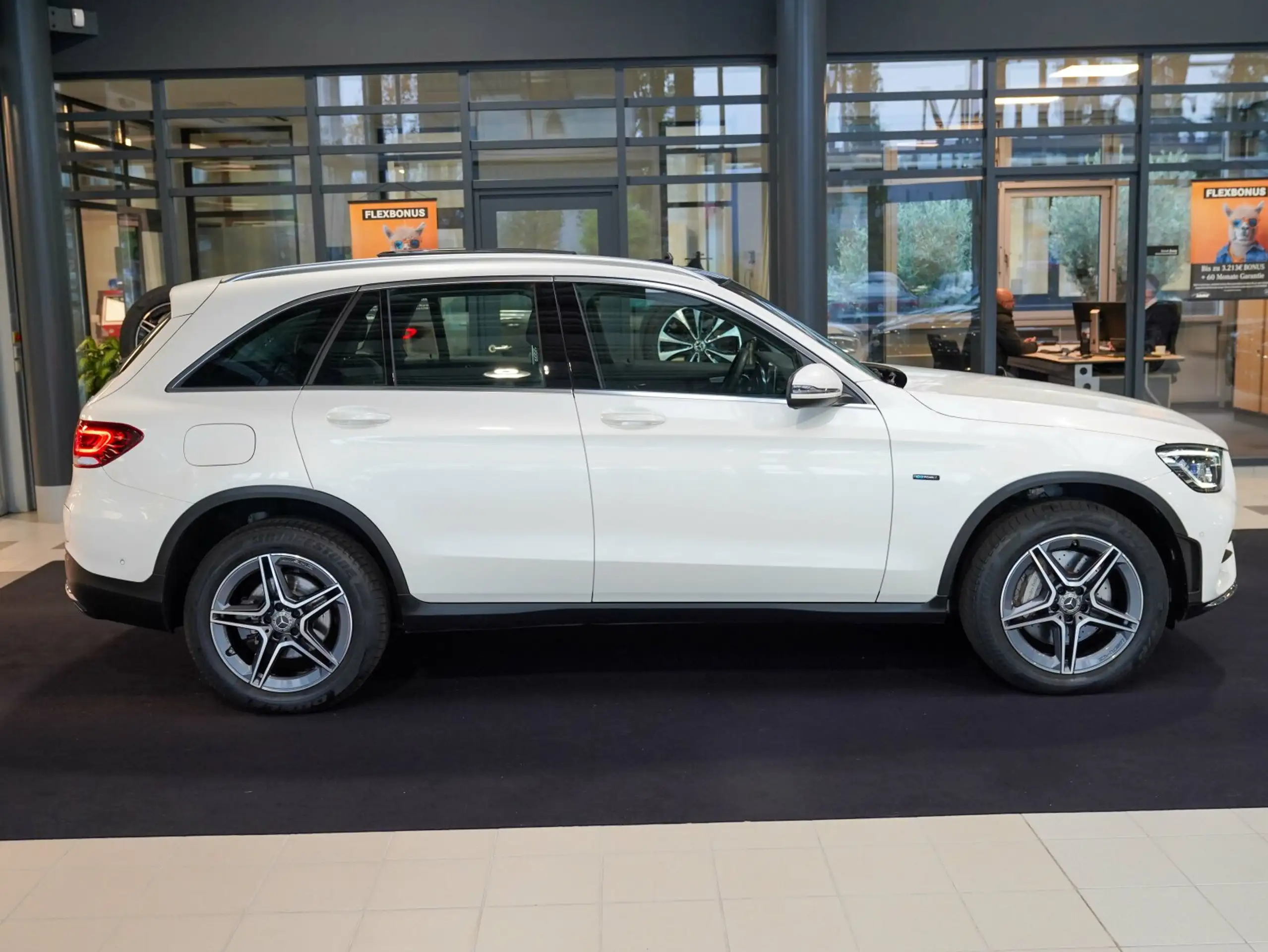 Mercedes-Benz - GLC 300