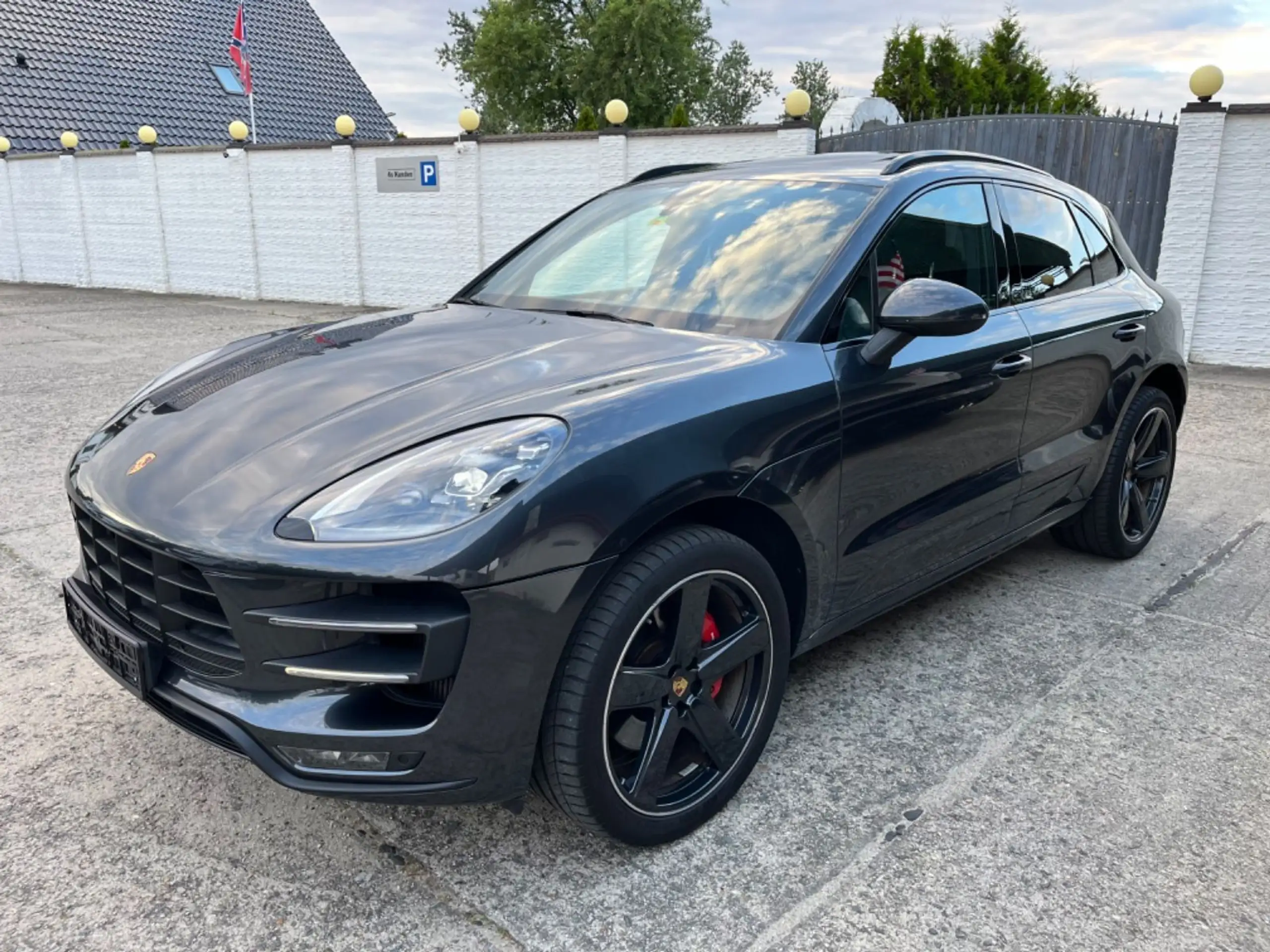 Porsche - Macan