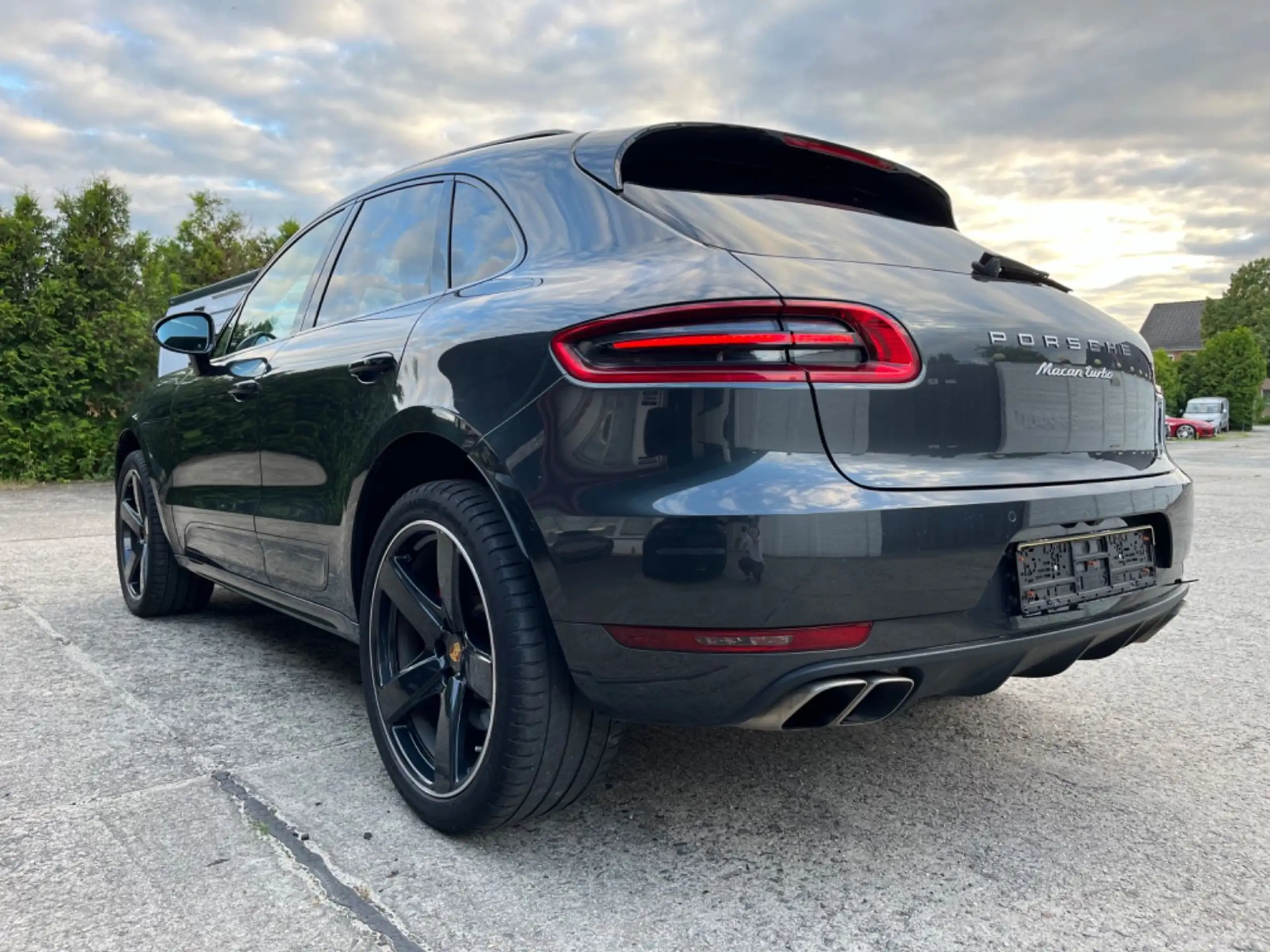 Porsche - Macan