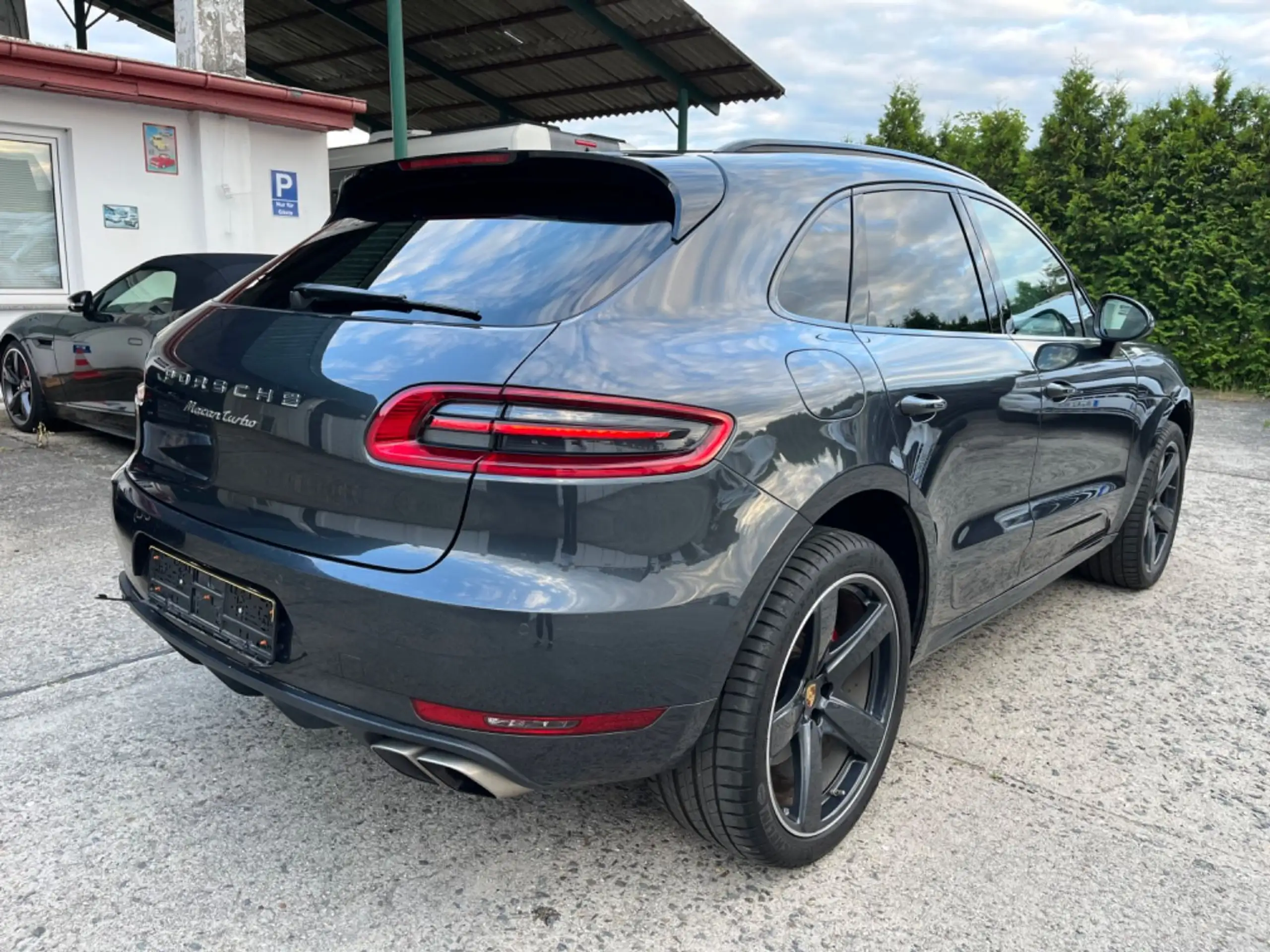 Porsche - Macan