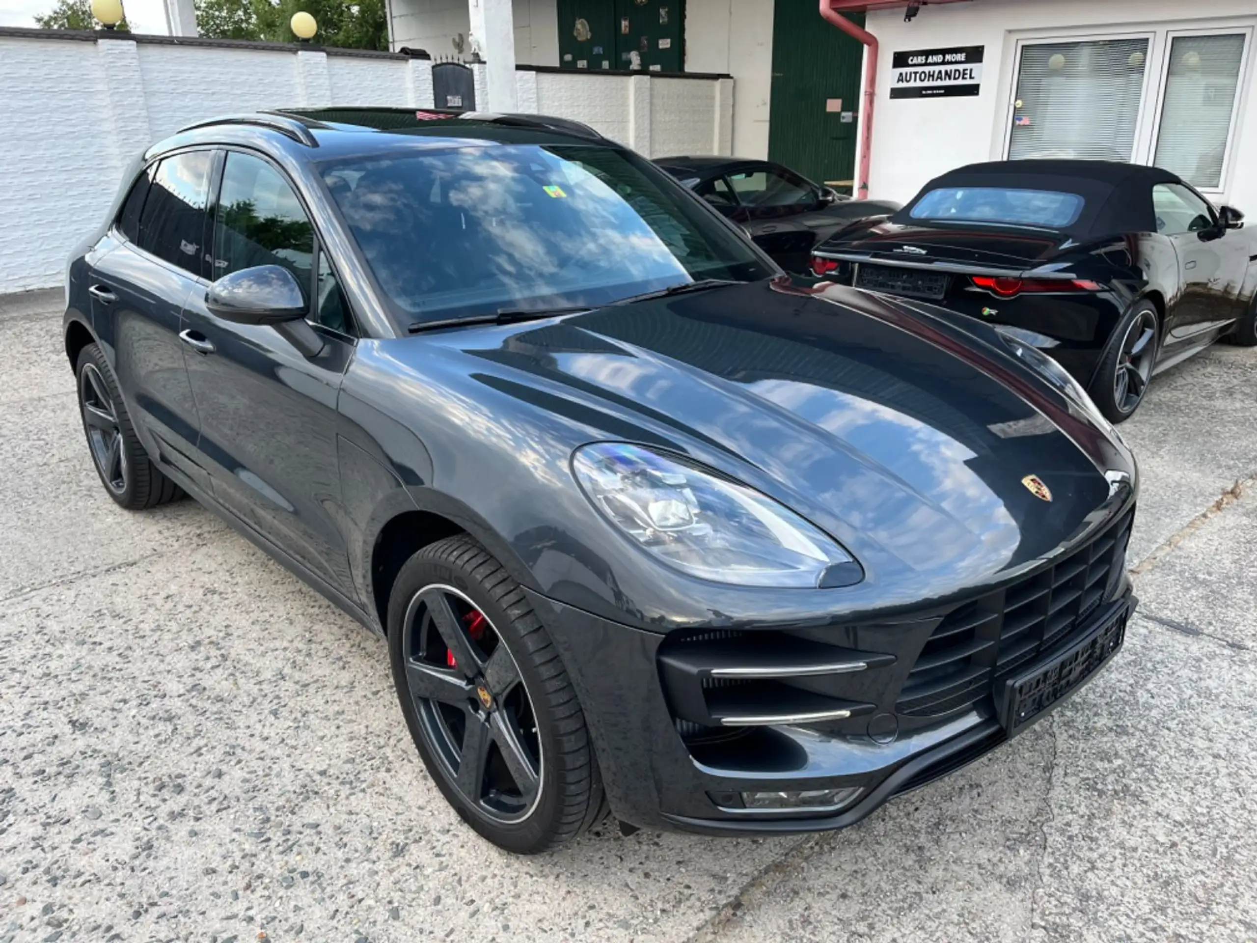 Porsche - Macan