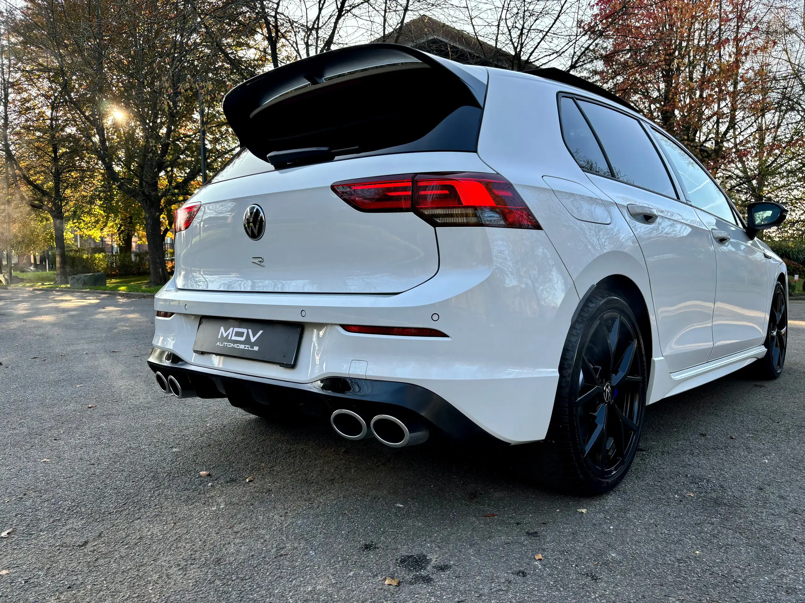 Volkswagen - Golf R