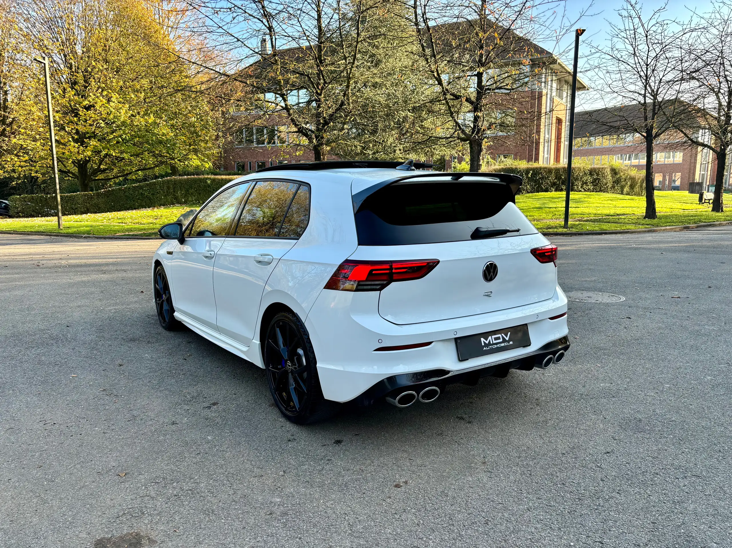 Volkswagen - Golf R