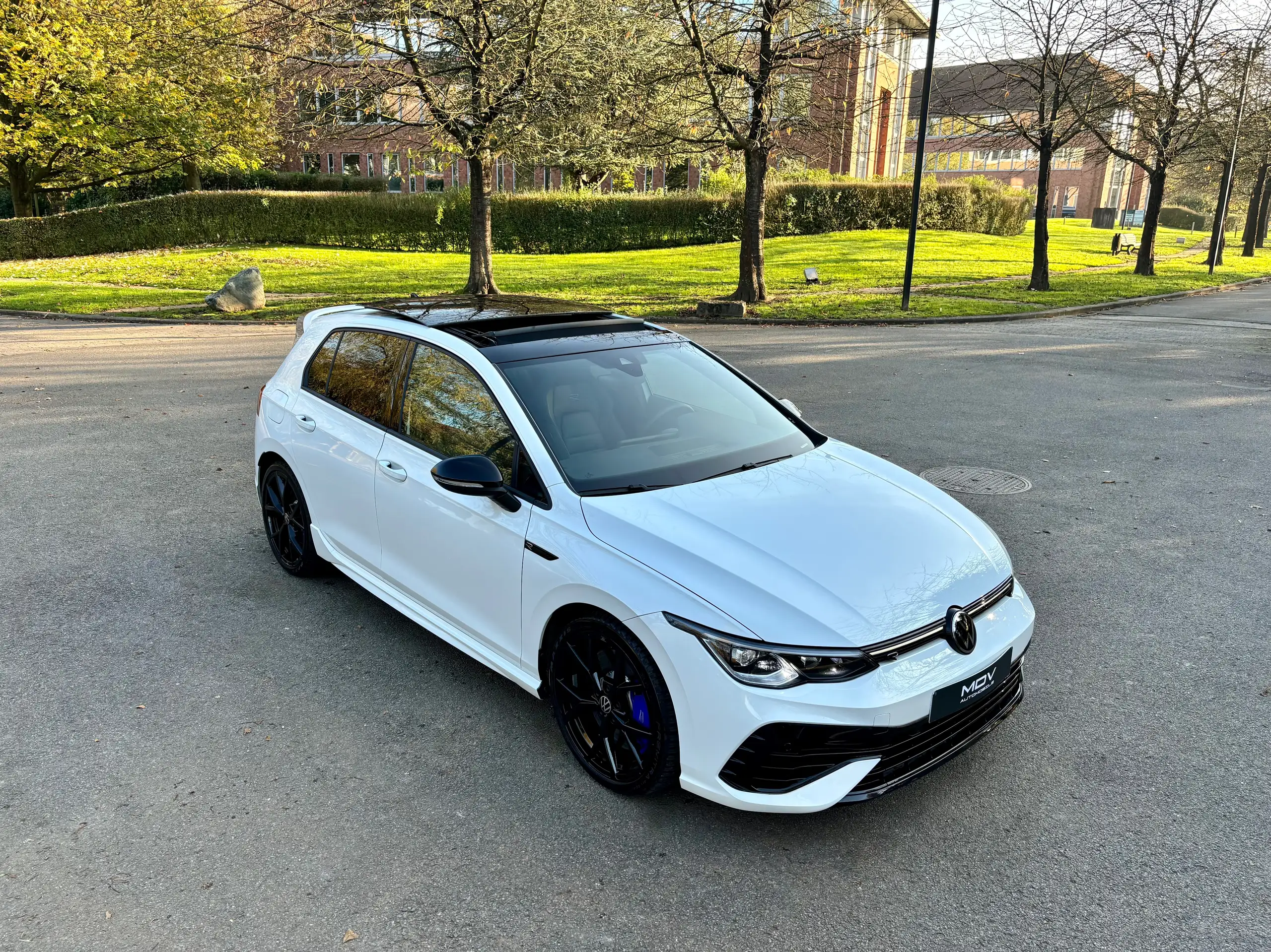 Volkswagen - Golf R