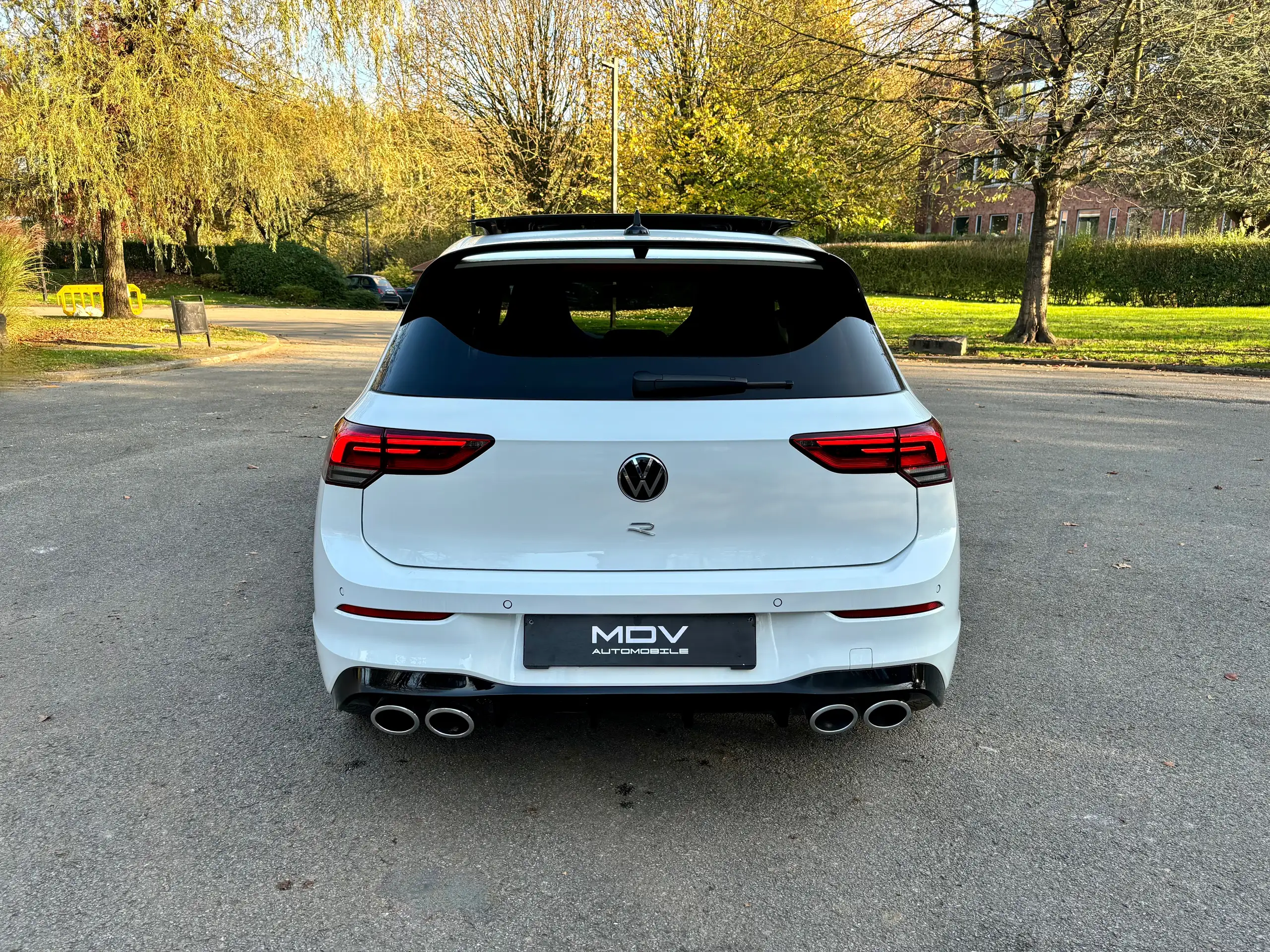 Volkswagen - Golf R