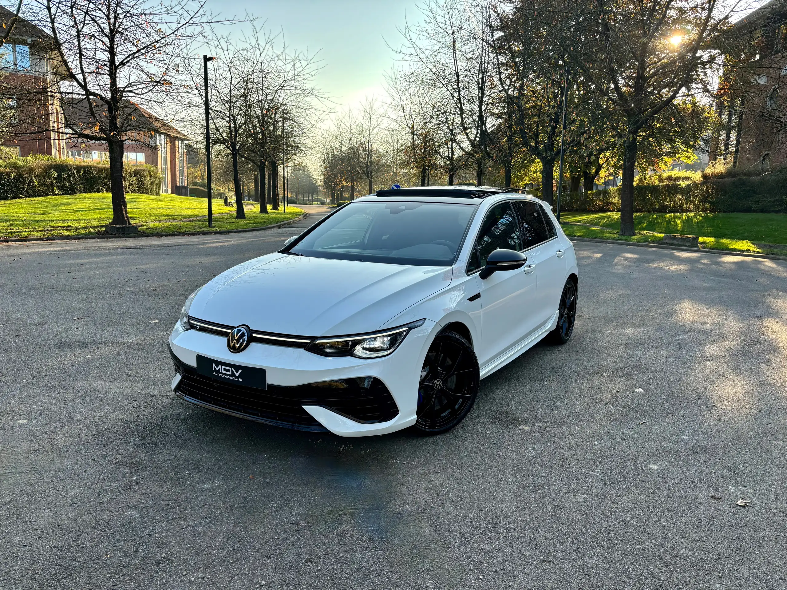 Volkswagen - Golf R