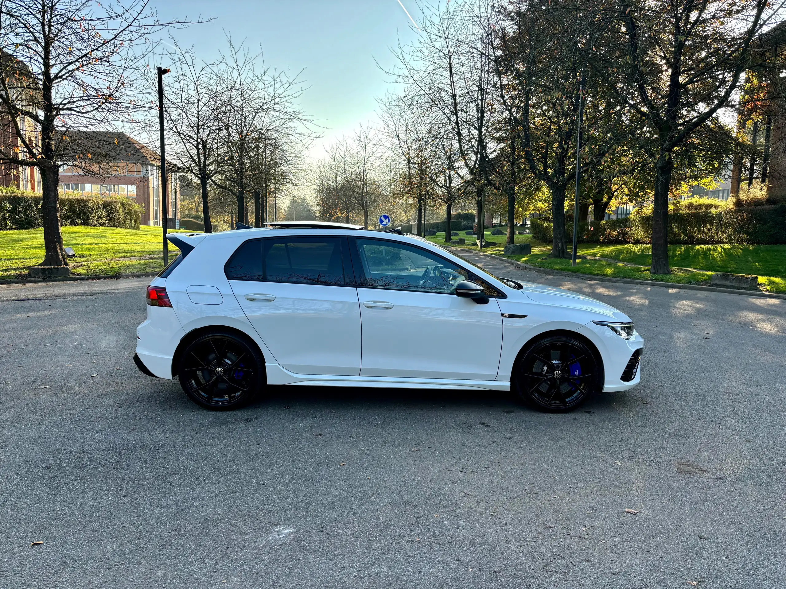 Volkswagen - Golf R