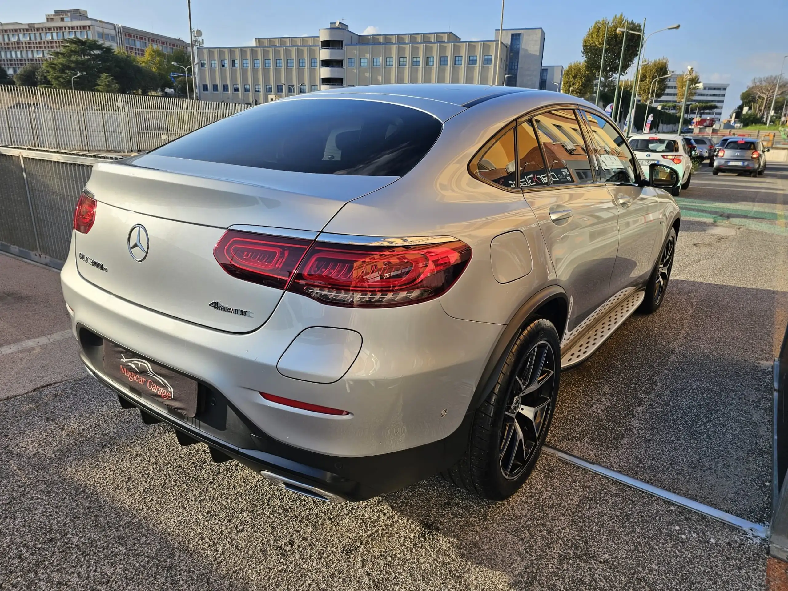 Mercedes-Benz - GLC 300