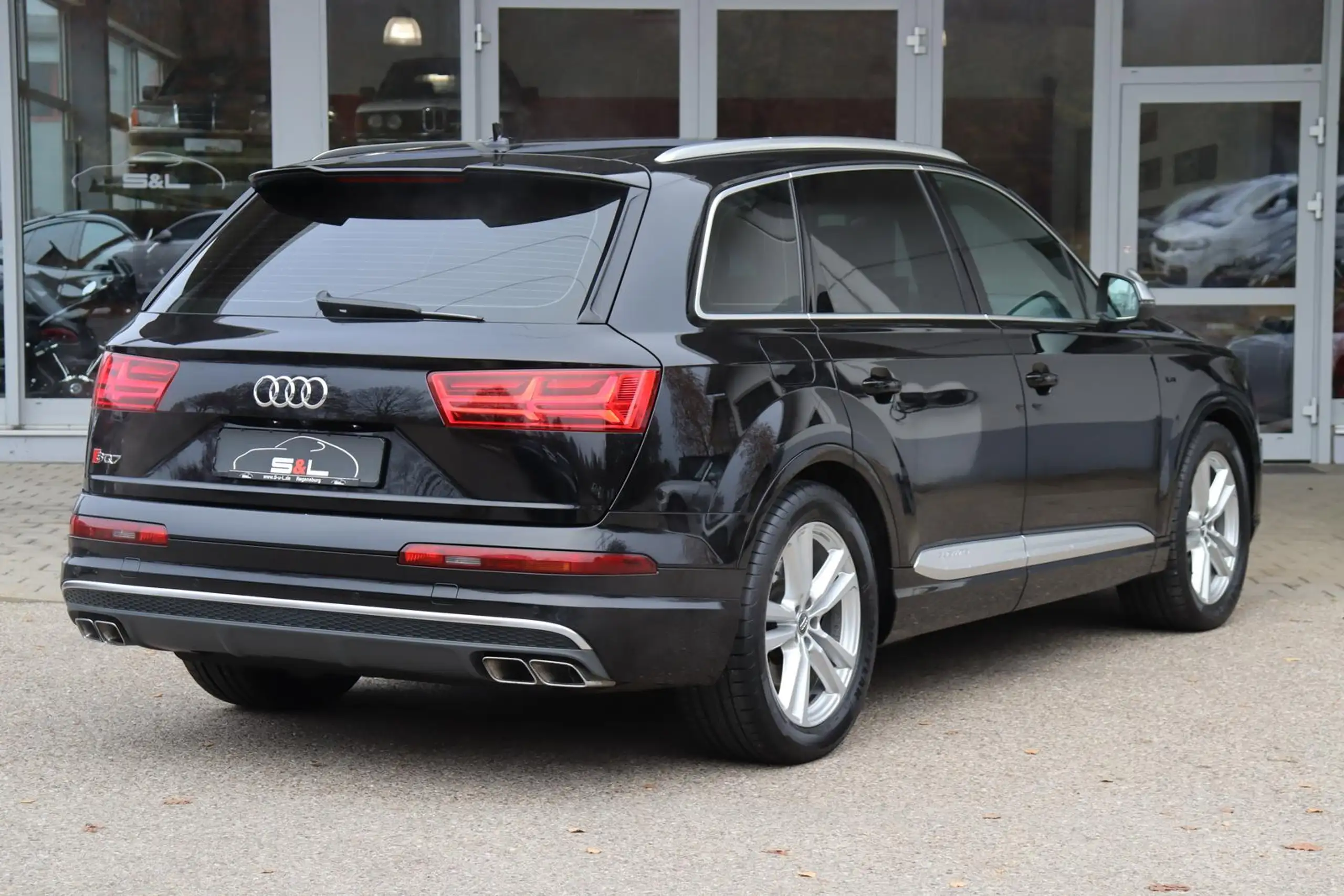 Audi - SQ7