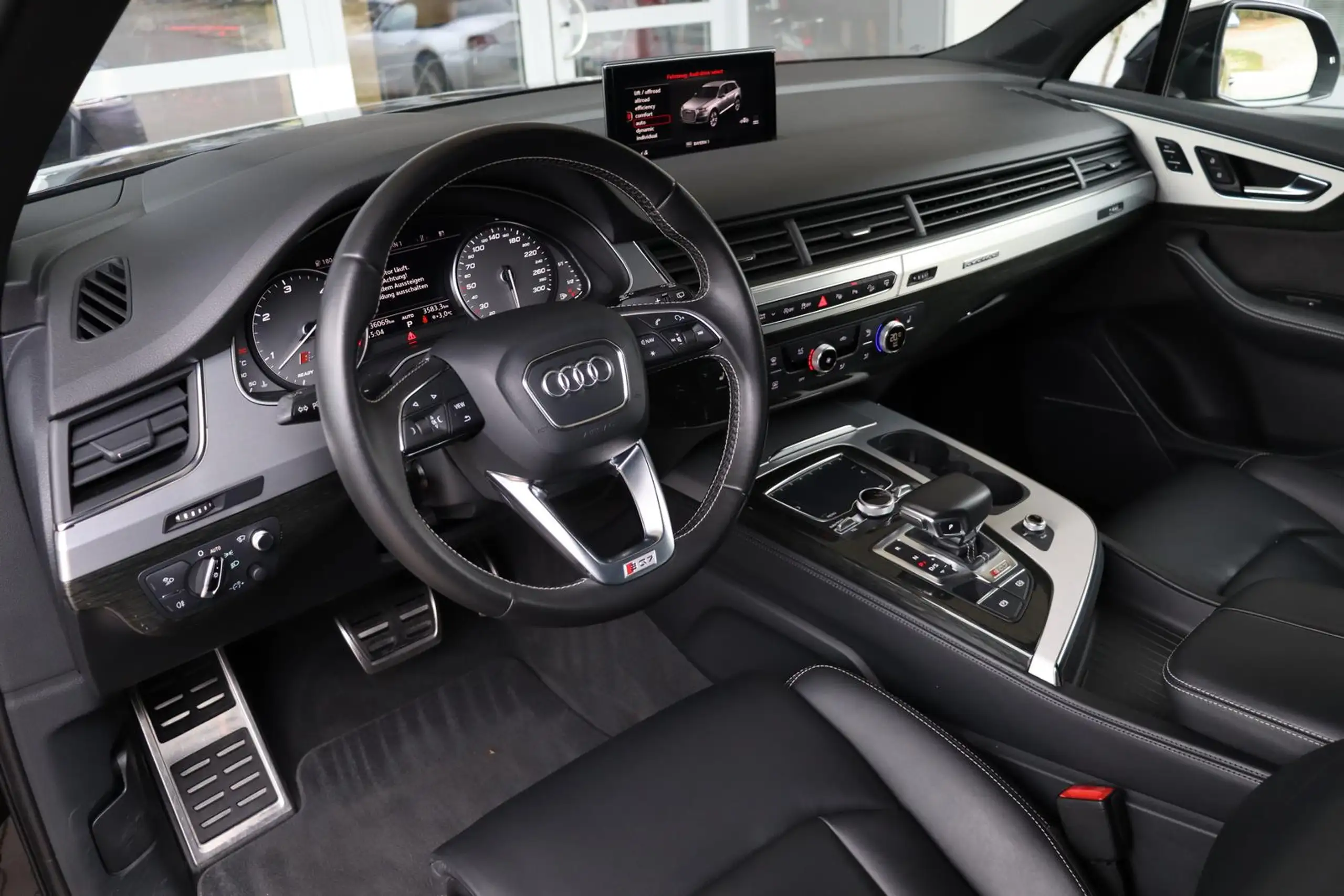 Audi - SQ7