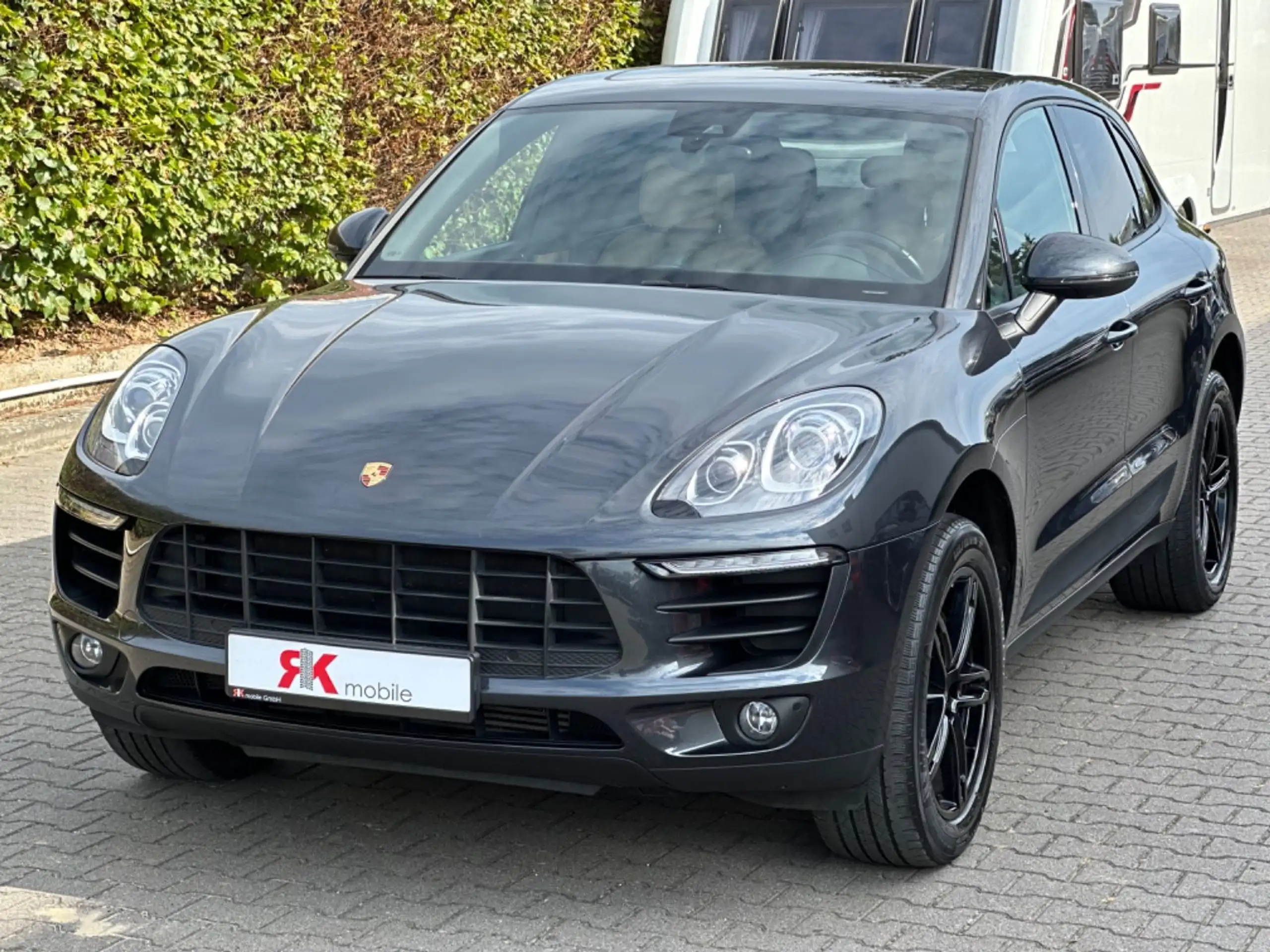 Porsche - Macan