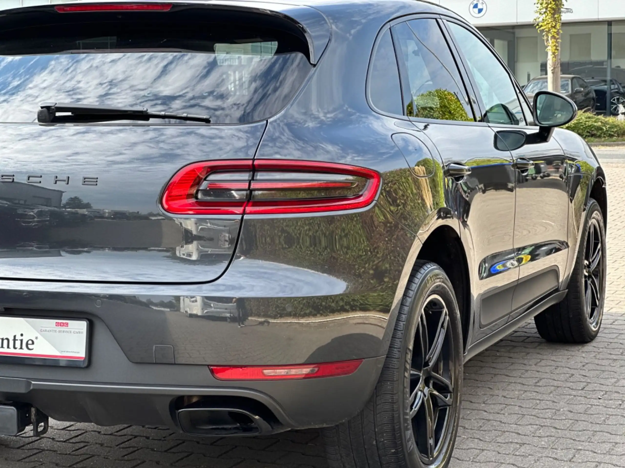 Porsche - Macan