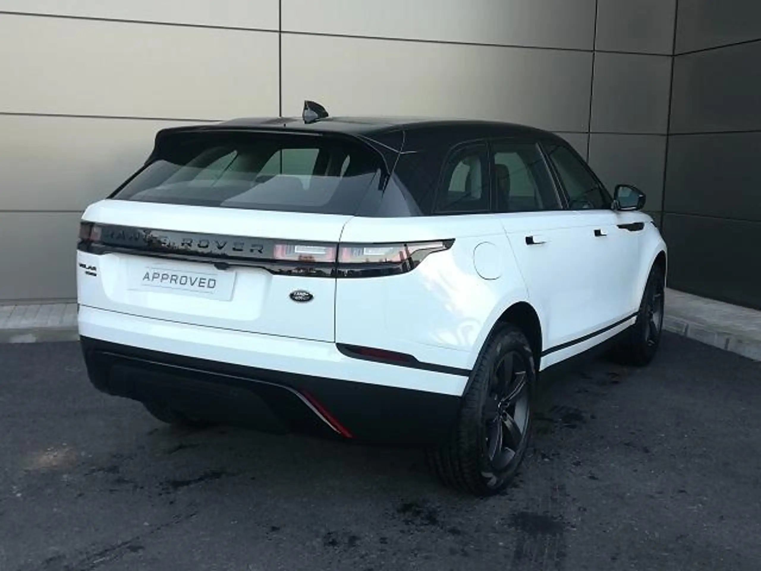 Land Rover - Range Rover Velar