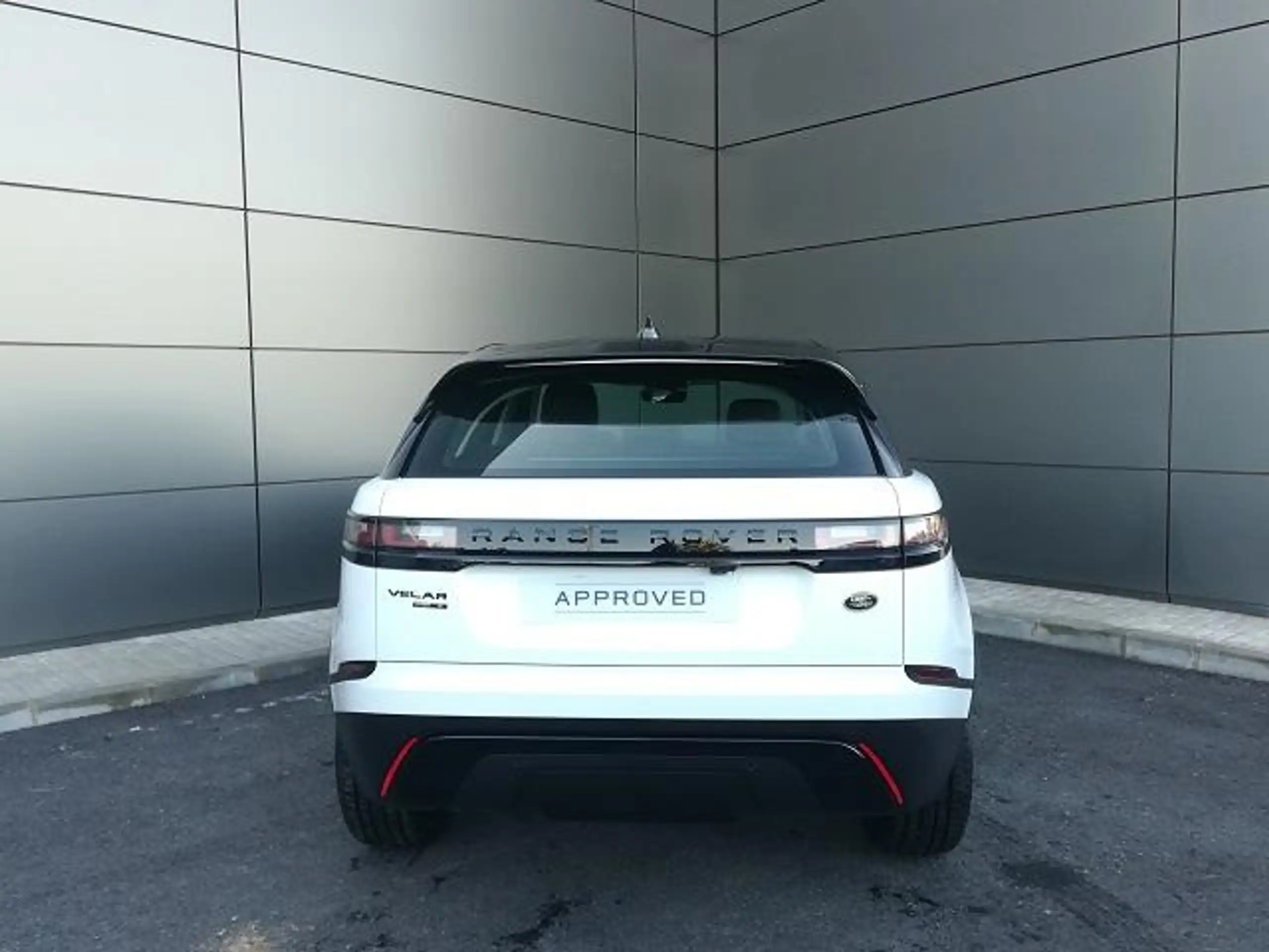 Land Rover - Range Rover Velar