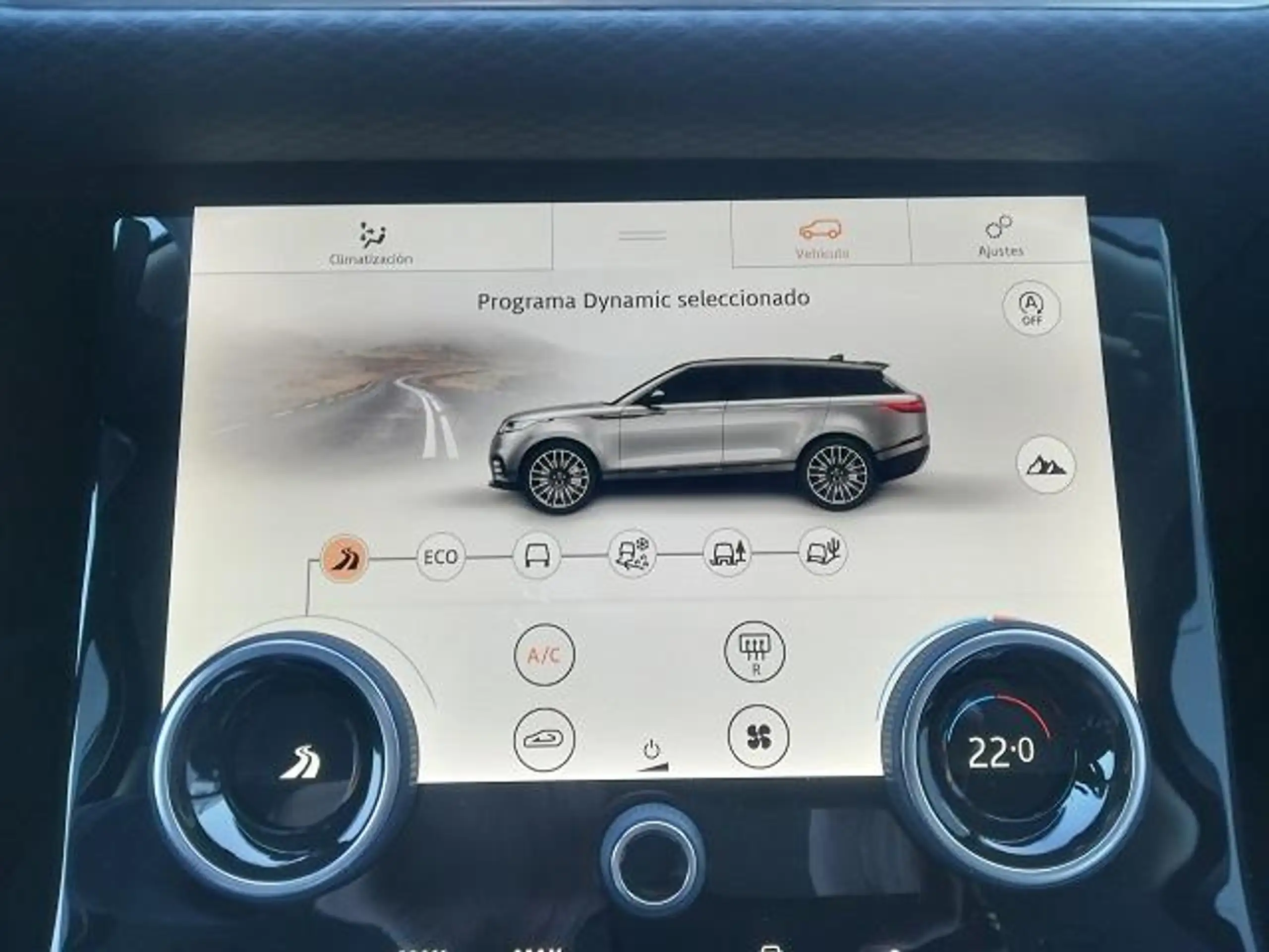 Land Rover - Range Rover Velar