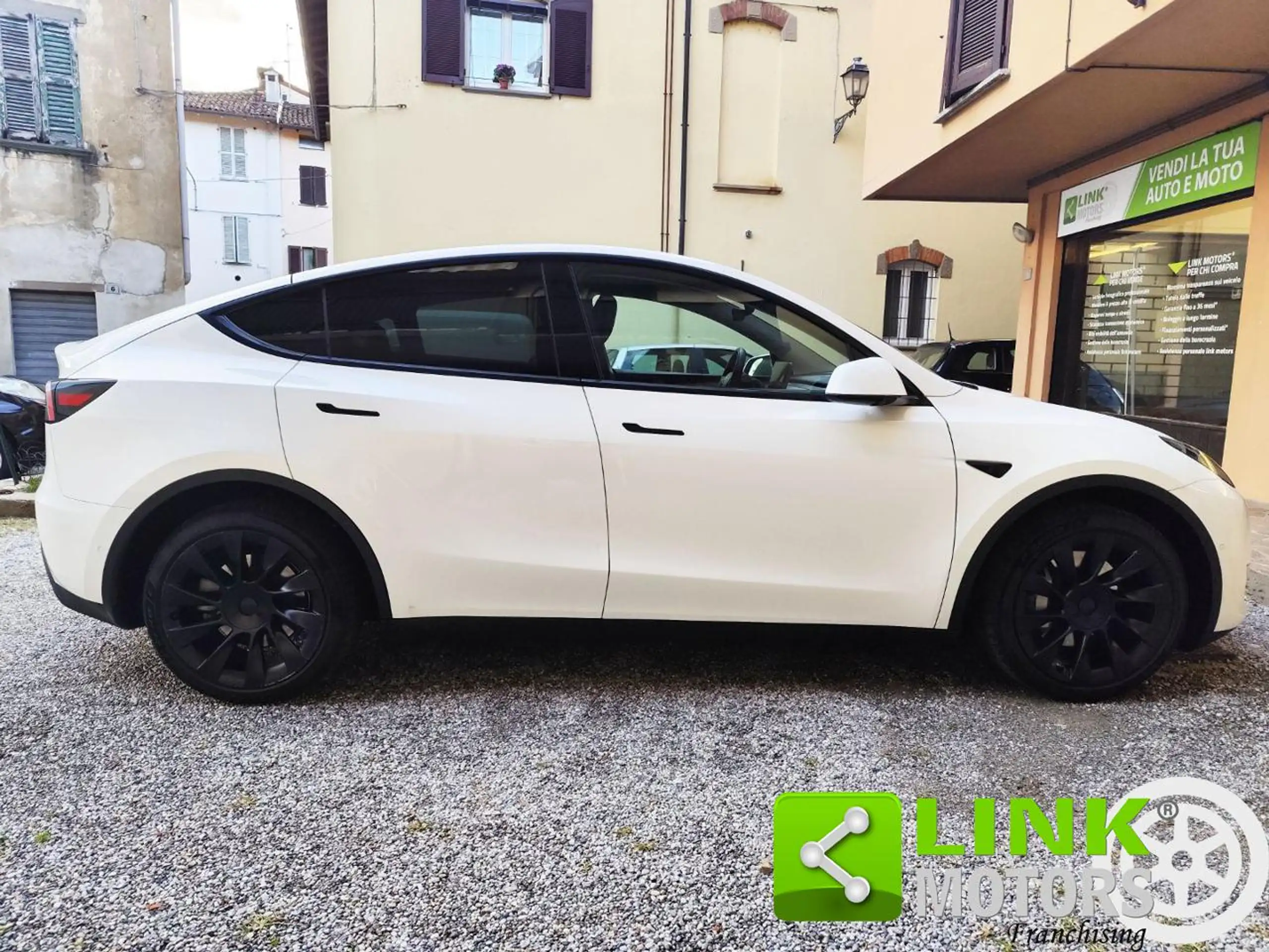 Tesla - Model Y