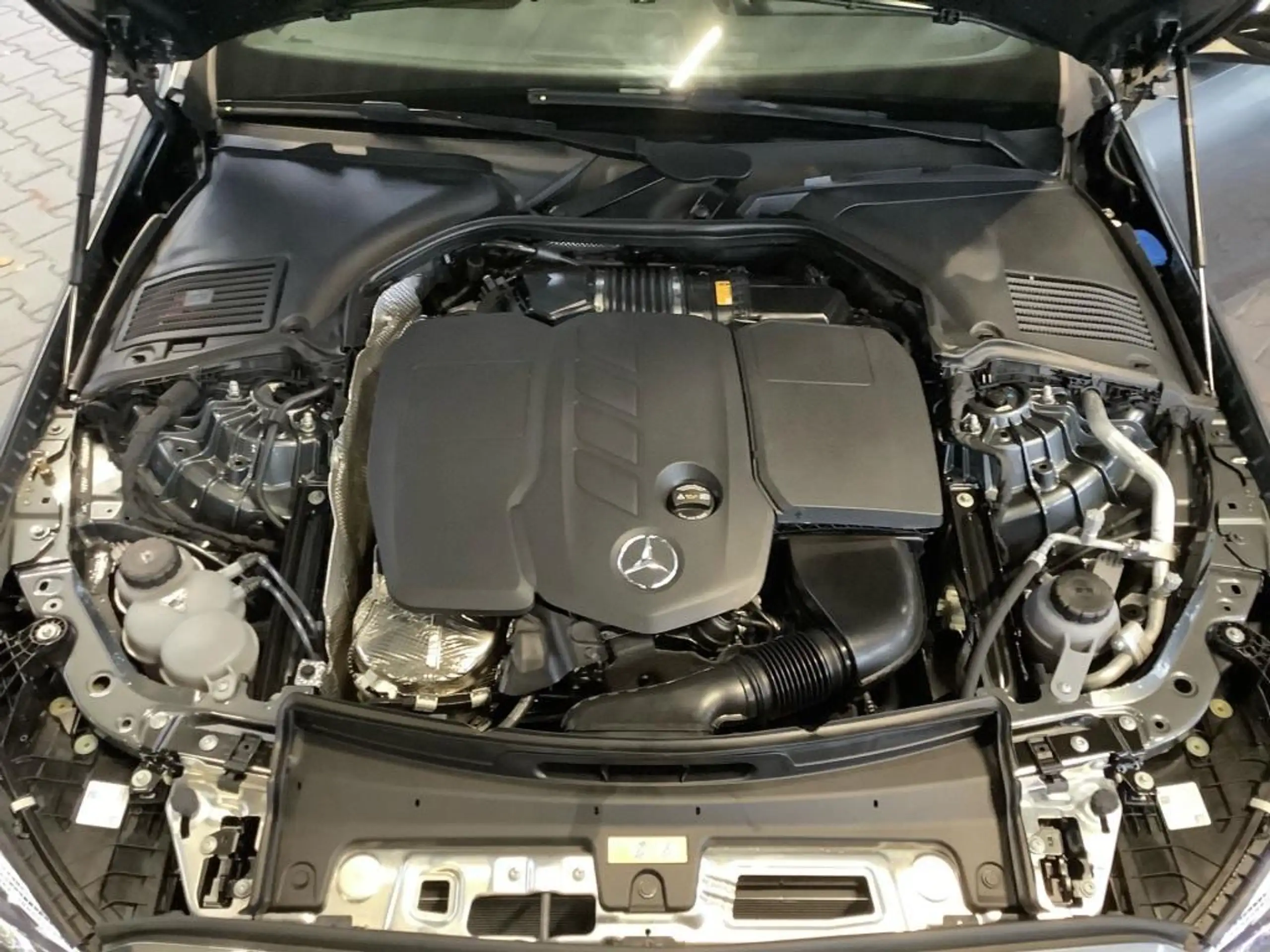 Mercedes-Benz - C 220