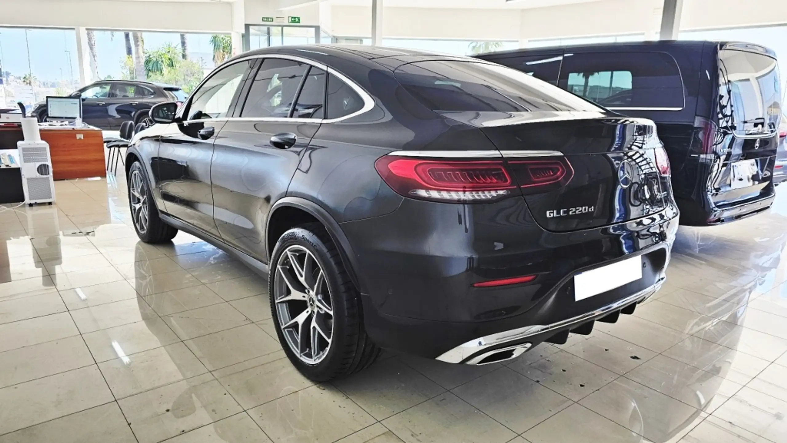 Mercedes-Benz - GLC 220