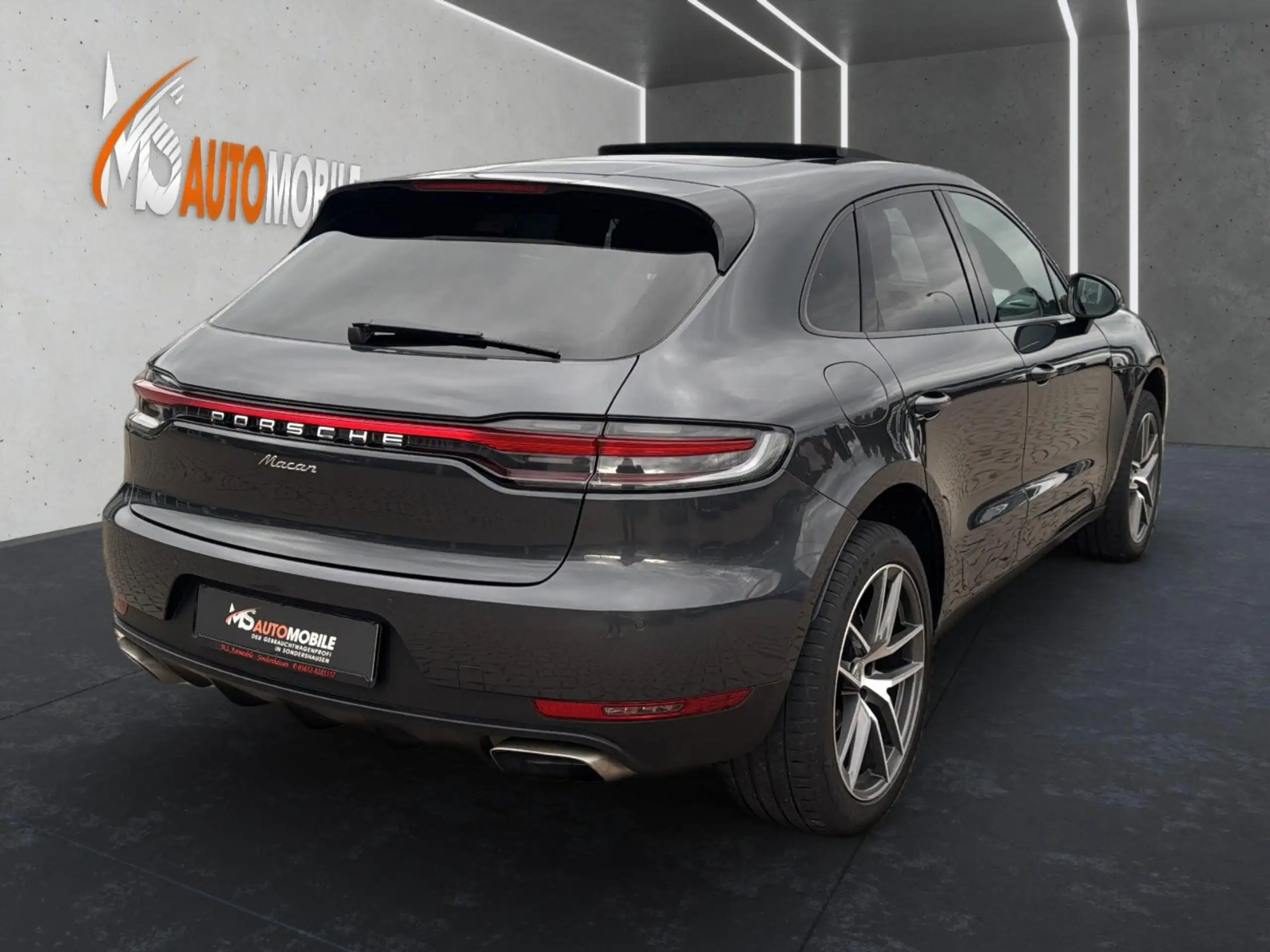 Porsche - Macan