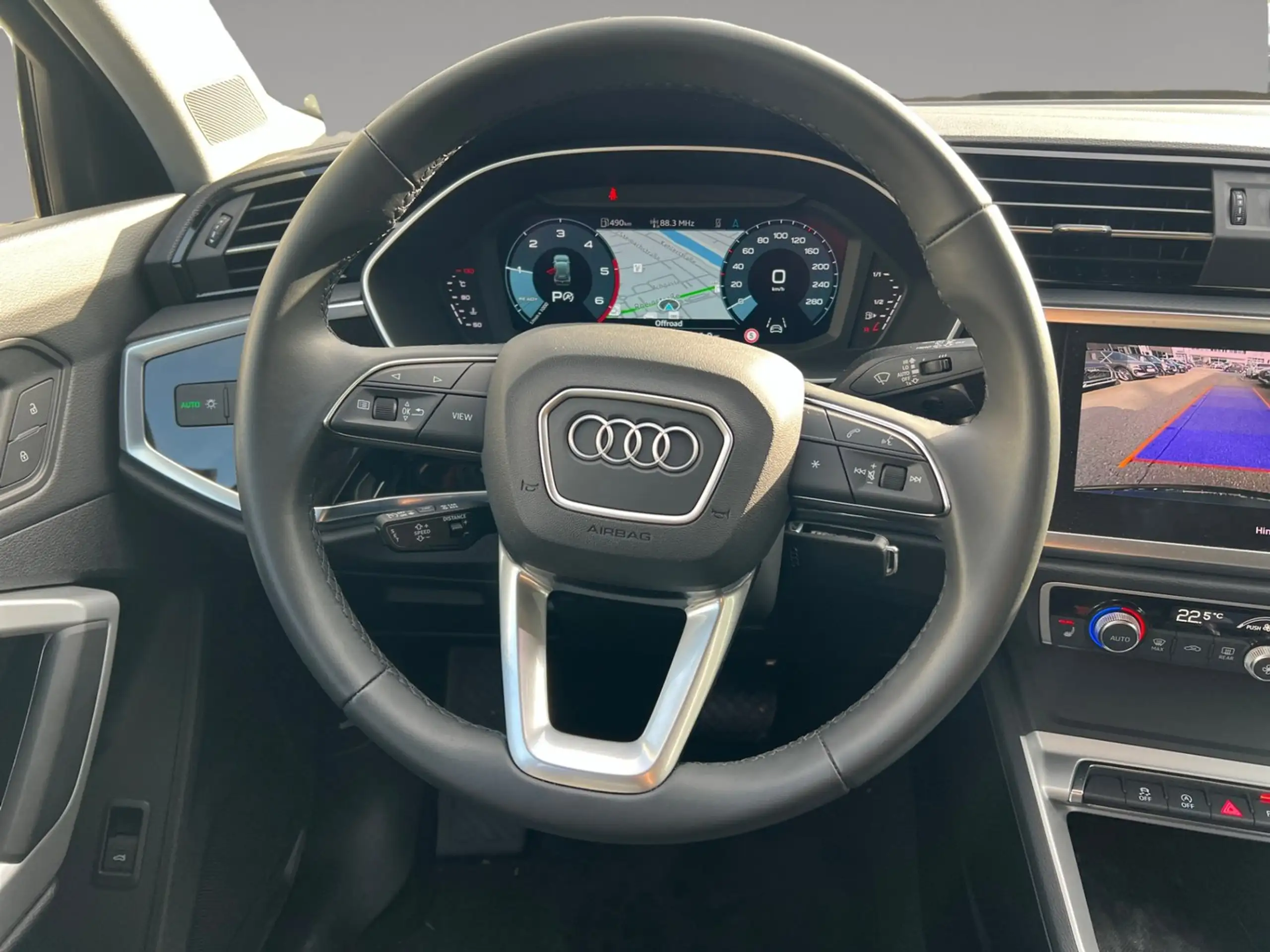 Audi - Q3