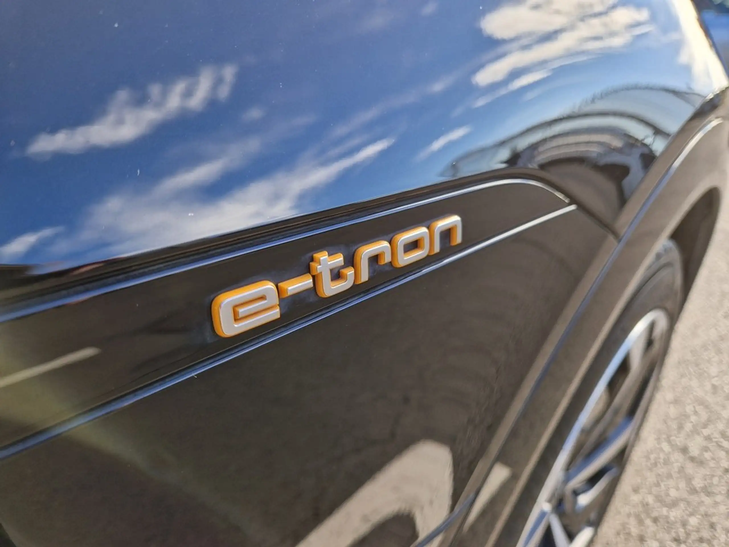 Audi - e-tron