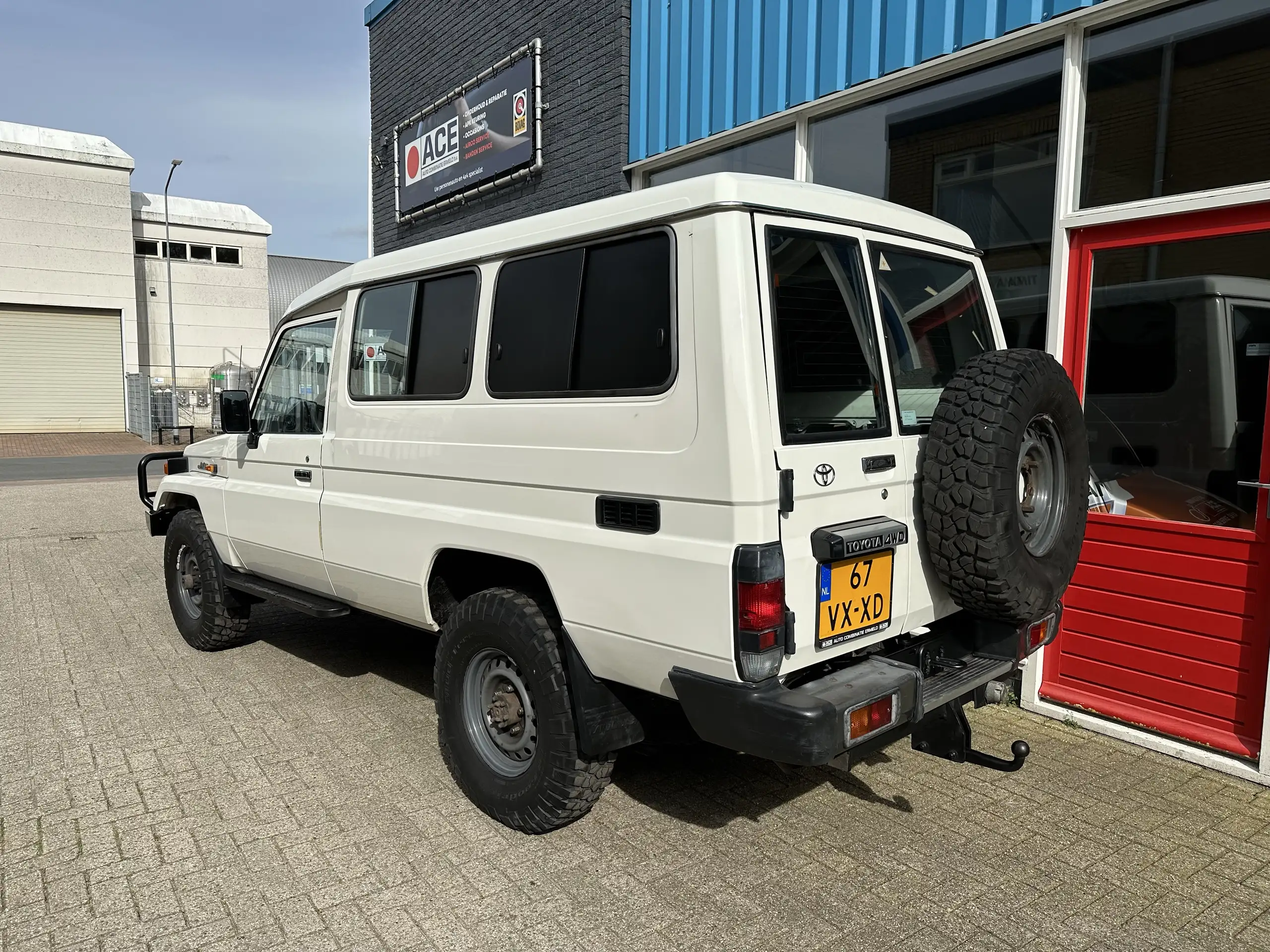 Toyota - Land Cruiser