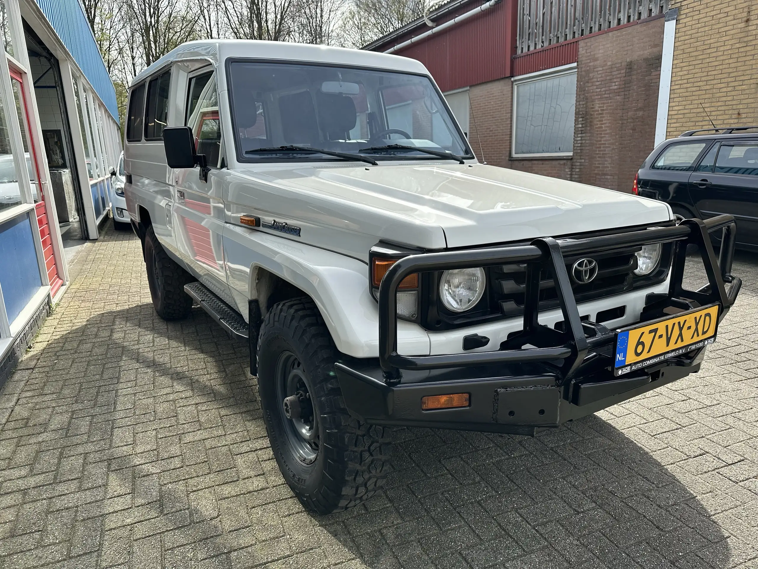 Toyota - Land Cruiser