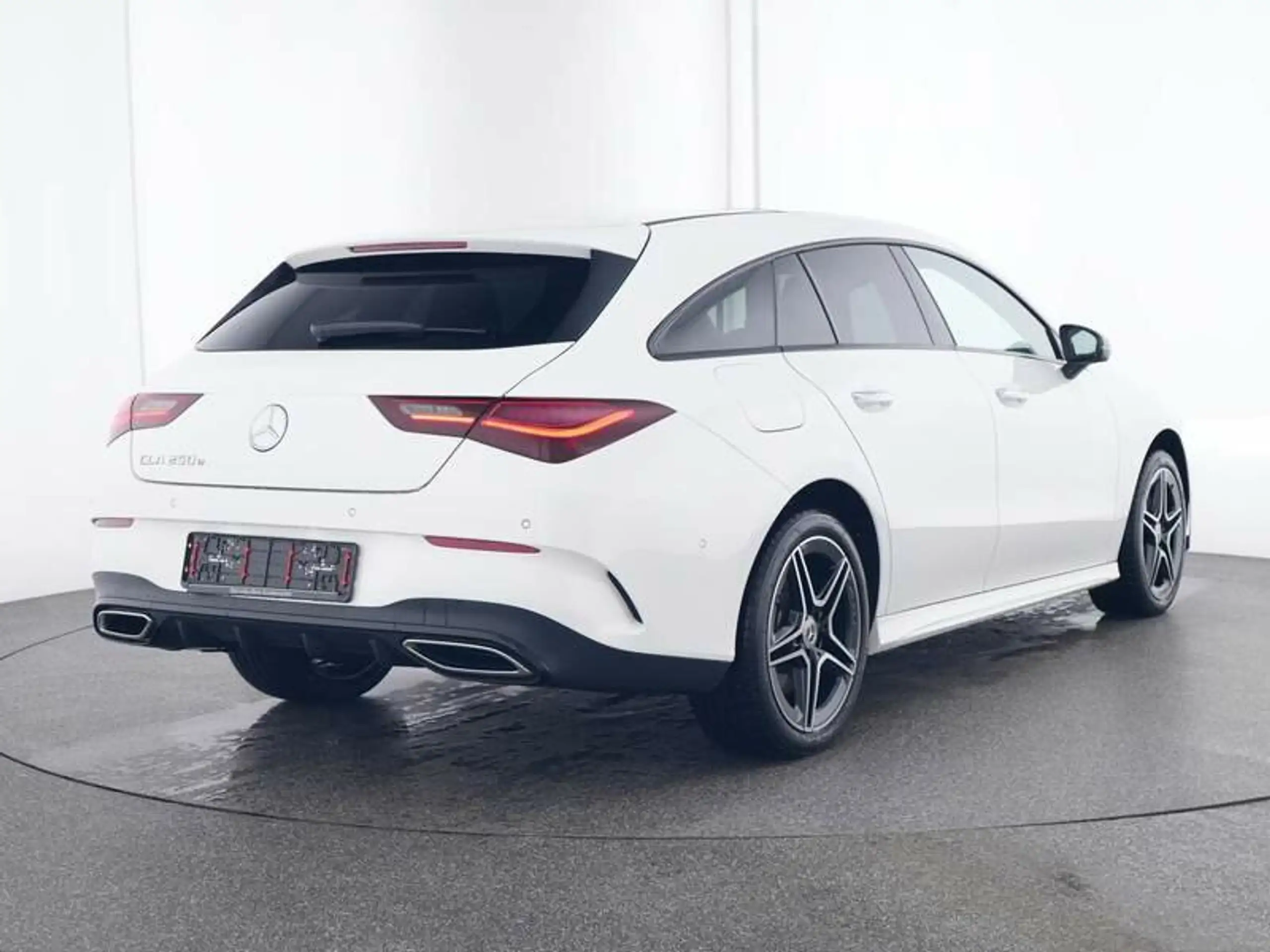 Mercedes-Benz - CLA 250