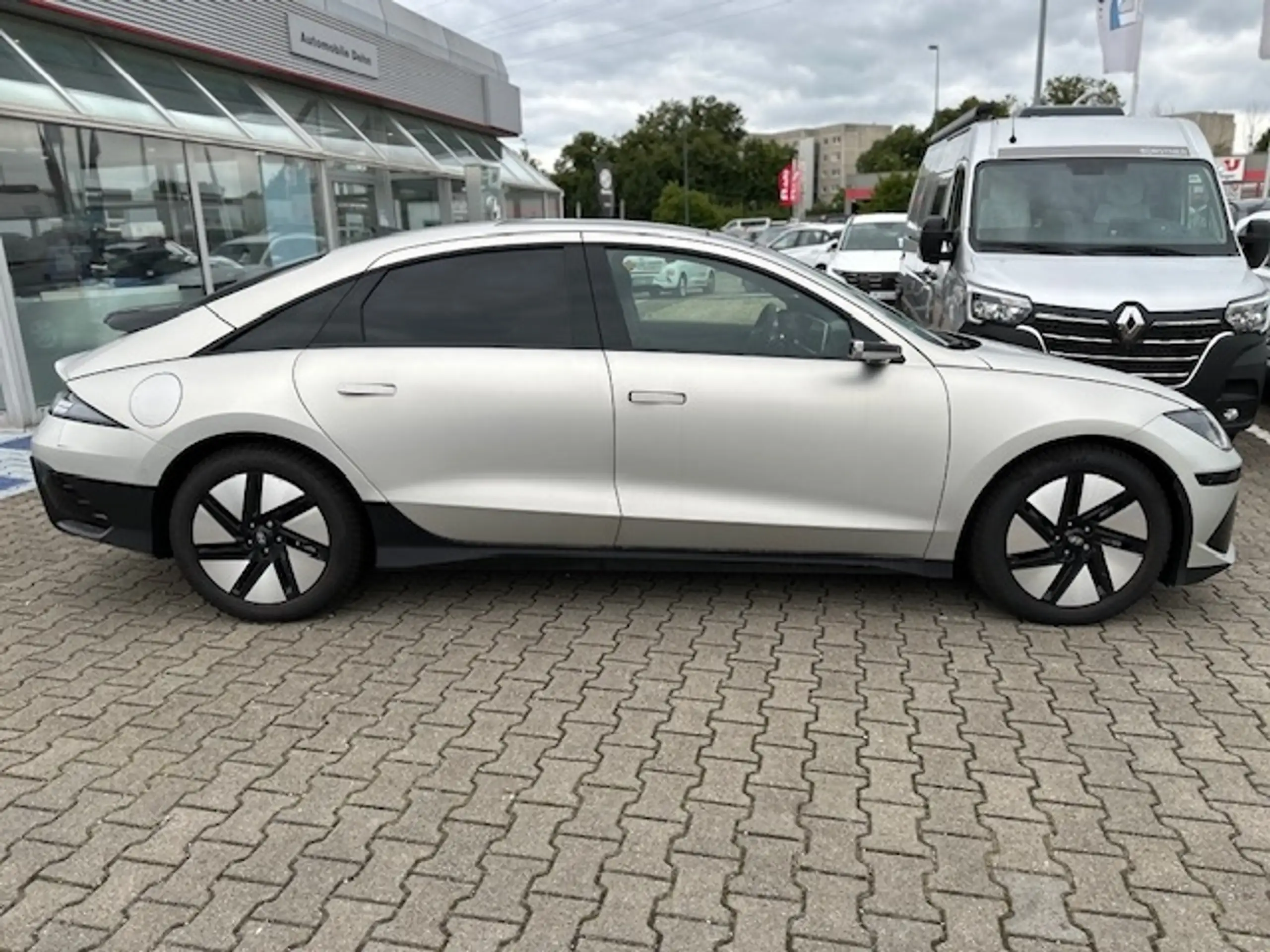 Hyundai - IONIQ 6