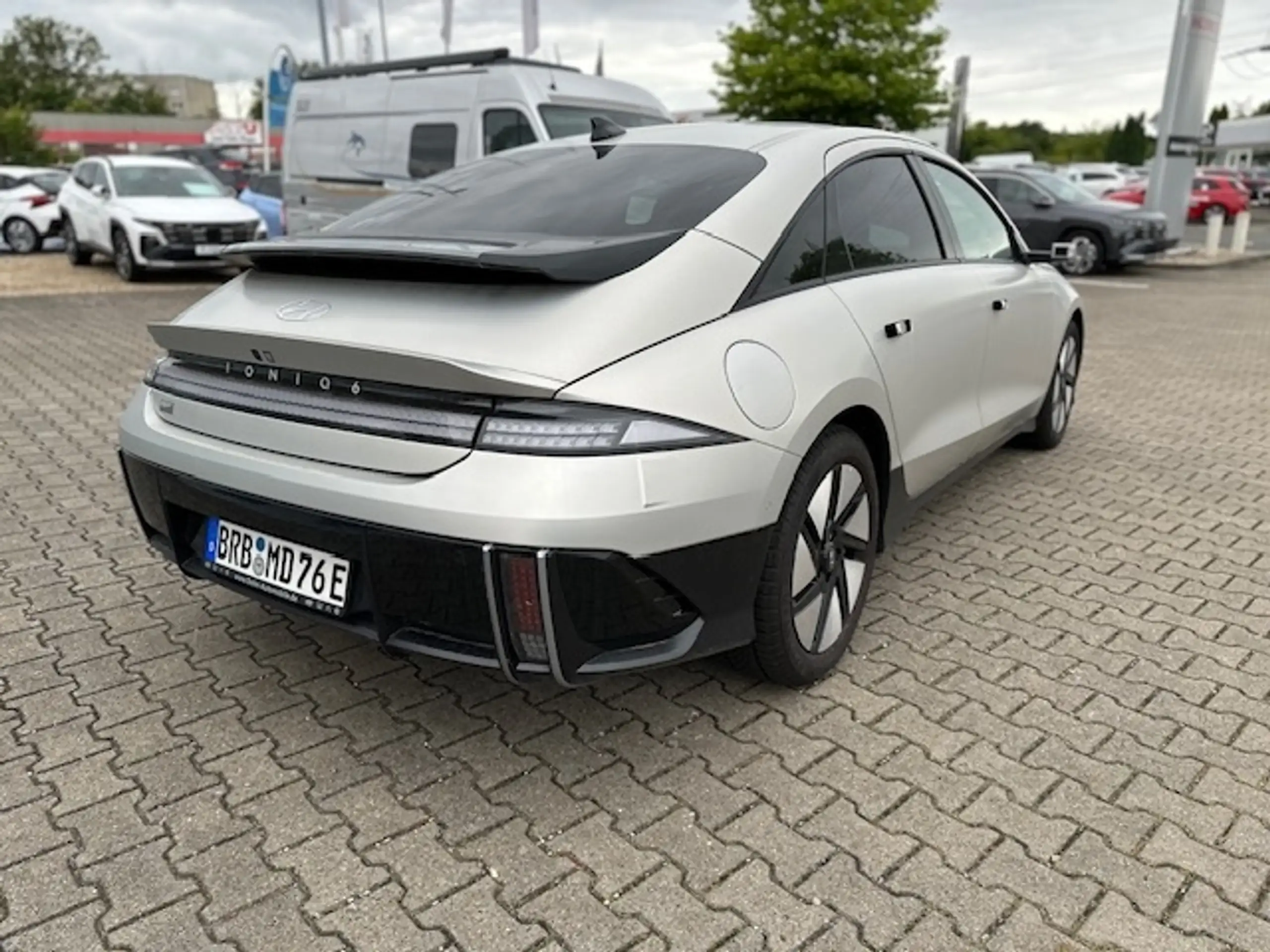 Hyundai - IONIQ 6