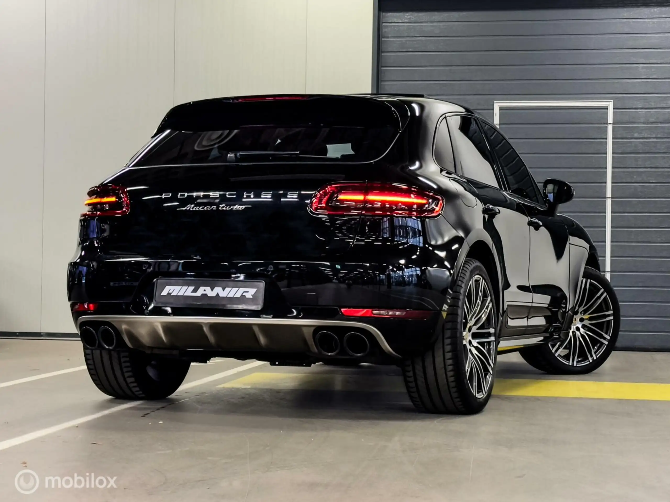 Porsche - Macan