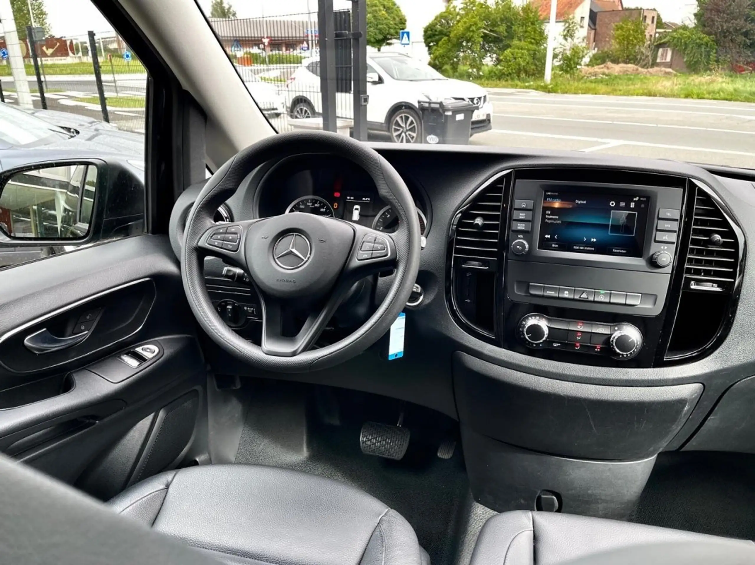 Mercedes-Benz - Vito