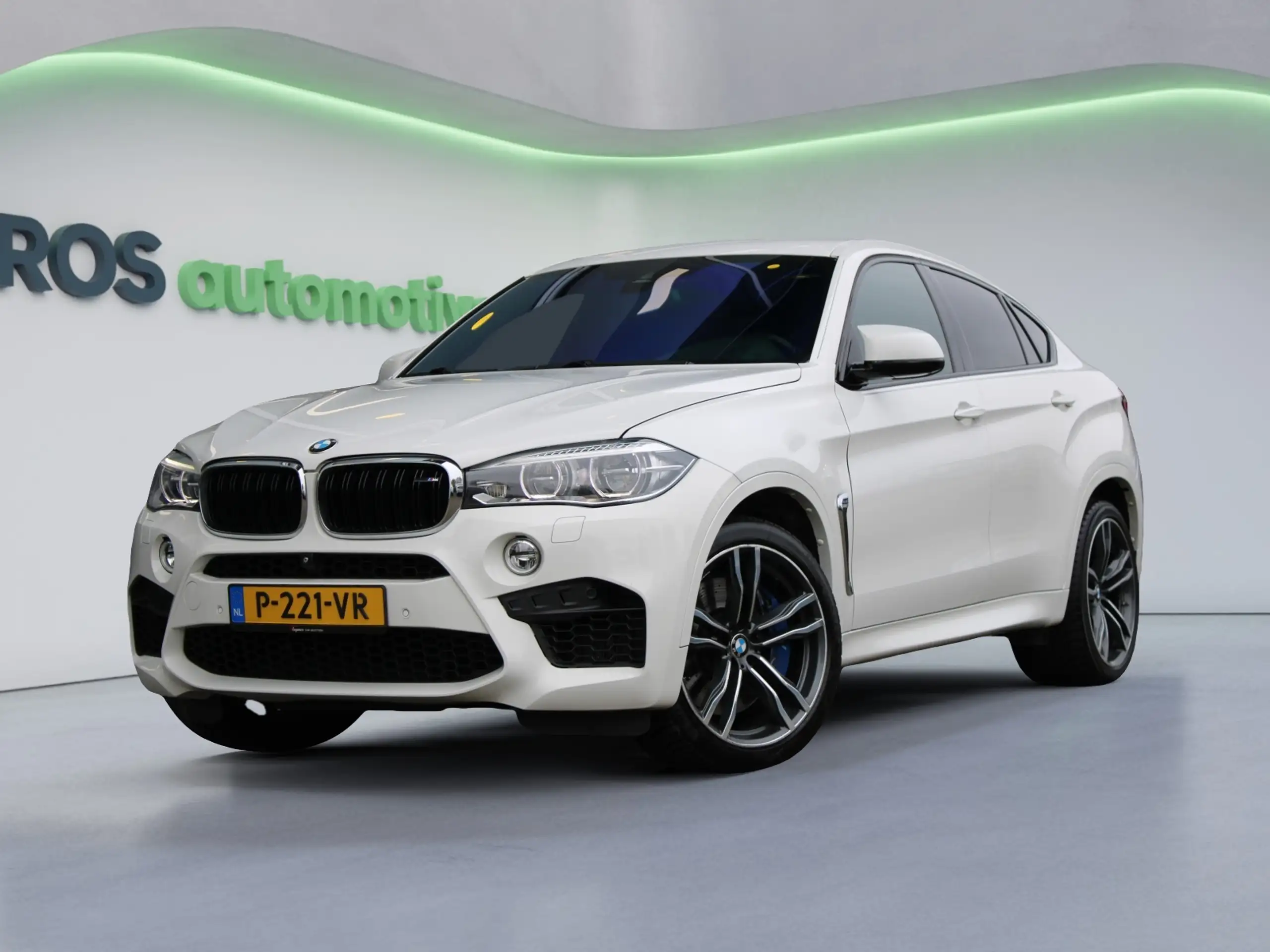 BMW - X6 M