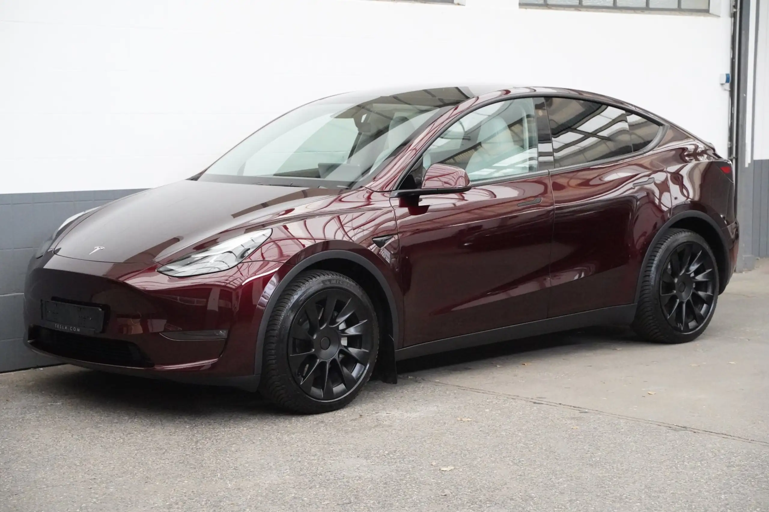 Tesla - Model Y