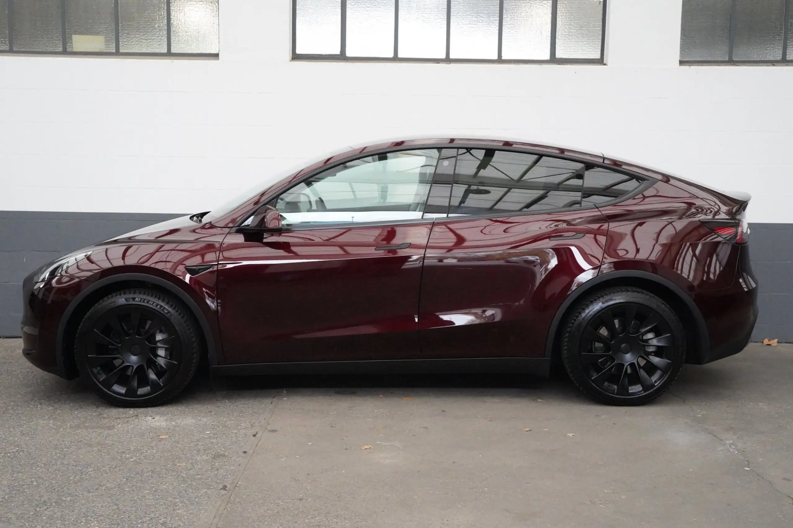 Tesla - Model Y